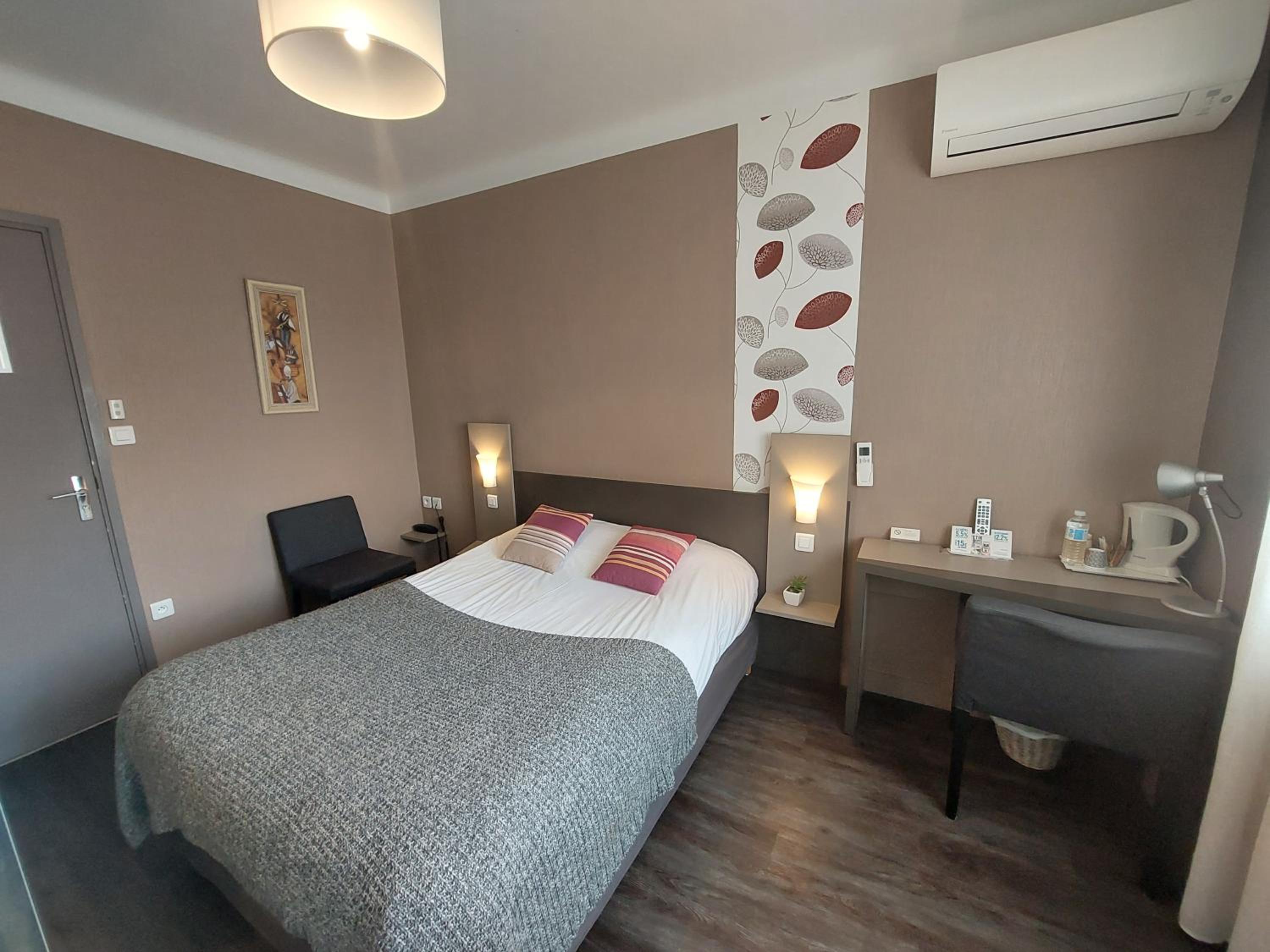 Standard Double Room - Photo 1