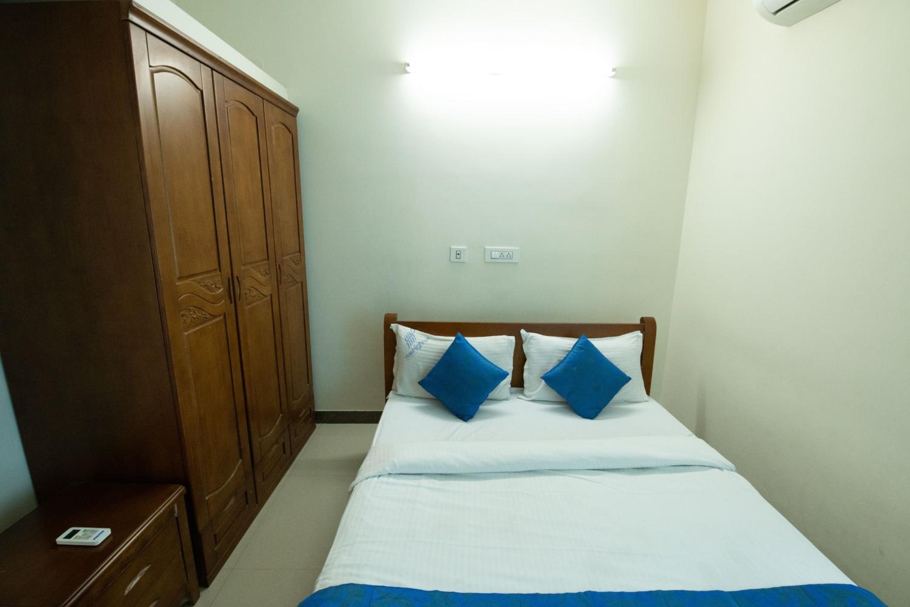 Double Room - Photo 3