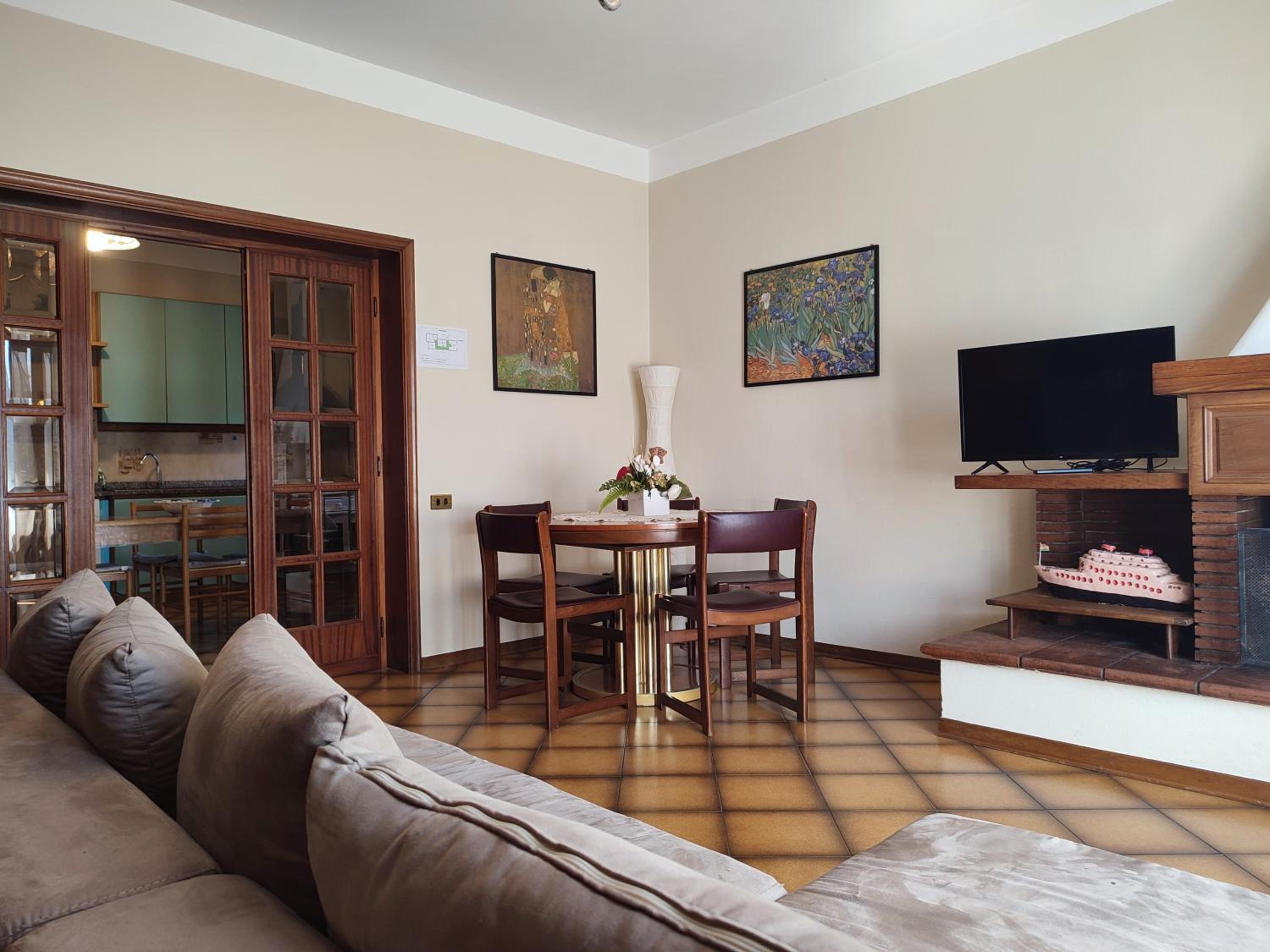 Three-Bedroom Apartment - Photo 28
