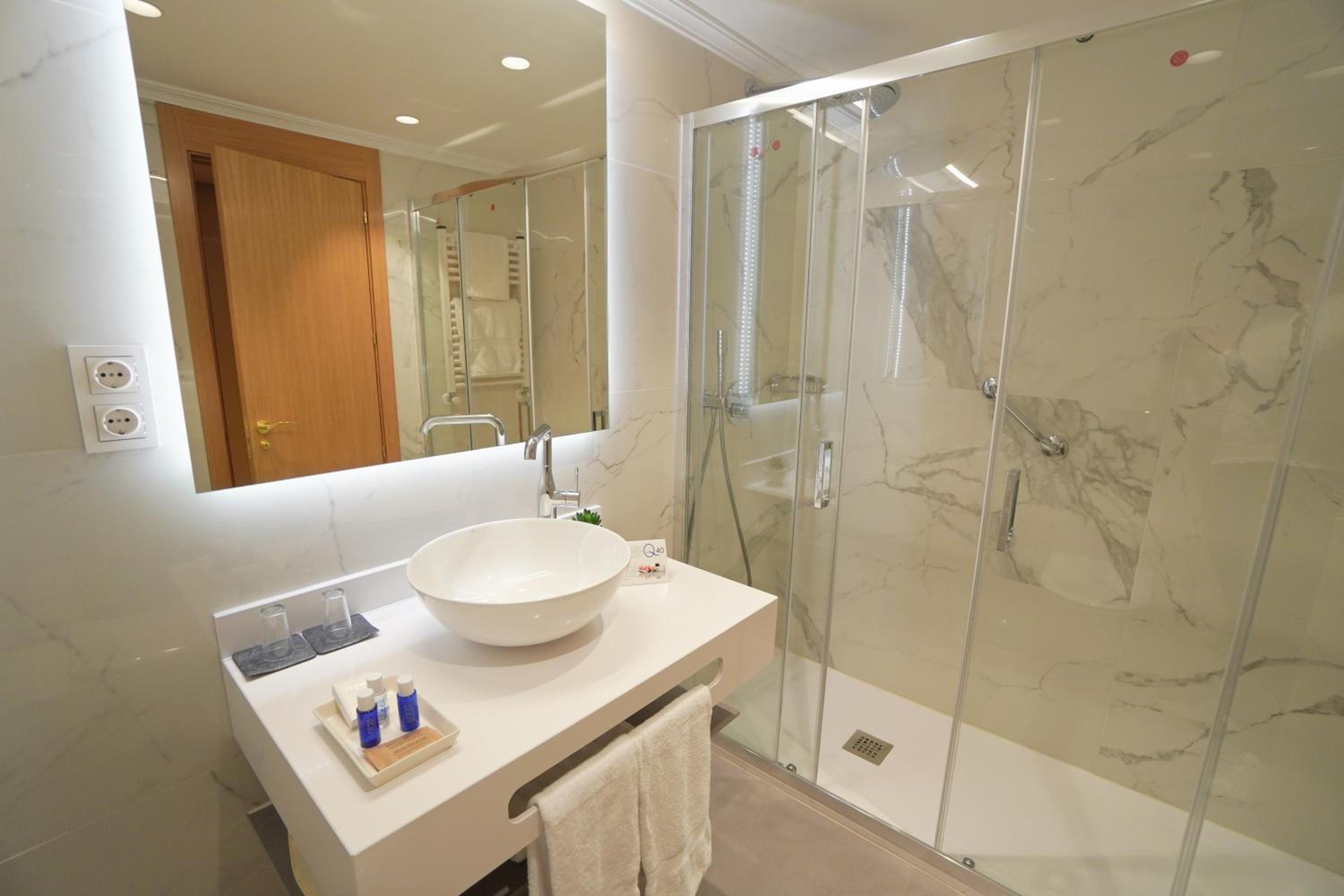 Double or Twin Room photo 3
