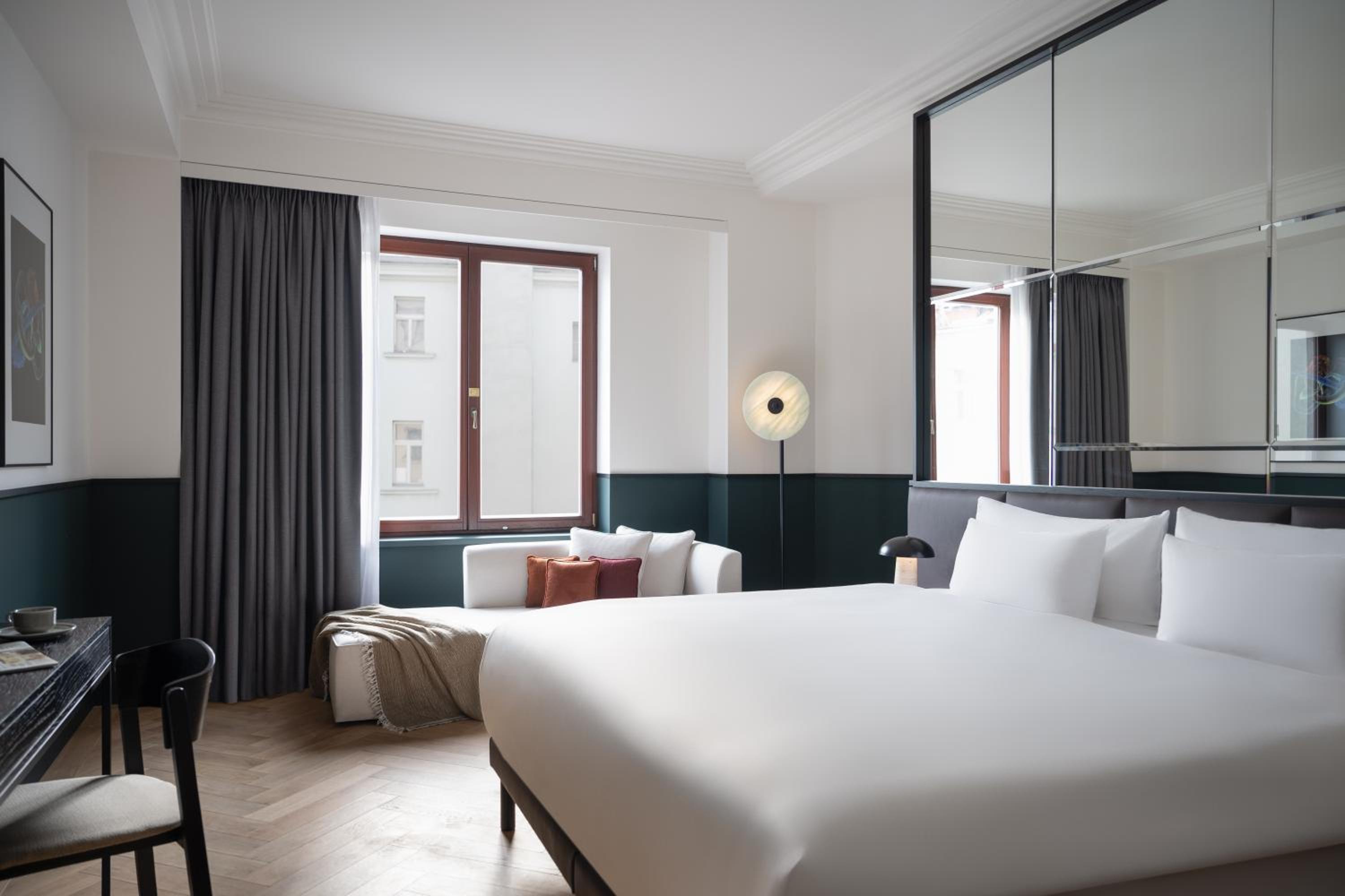 Deluxe Room - Photo 2