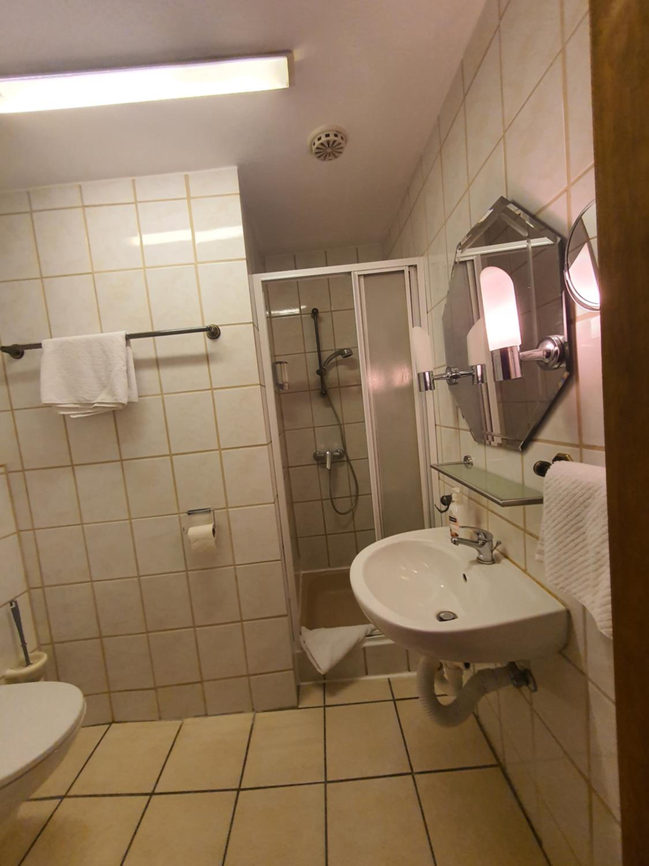 Standard Double Room - Photo 2