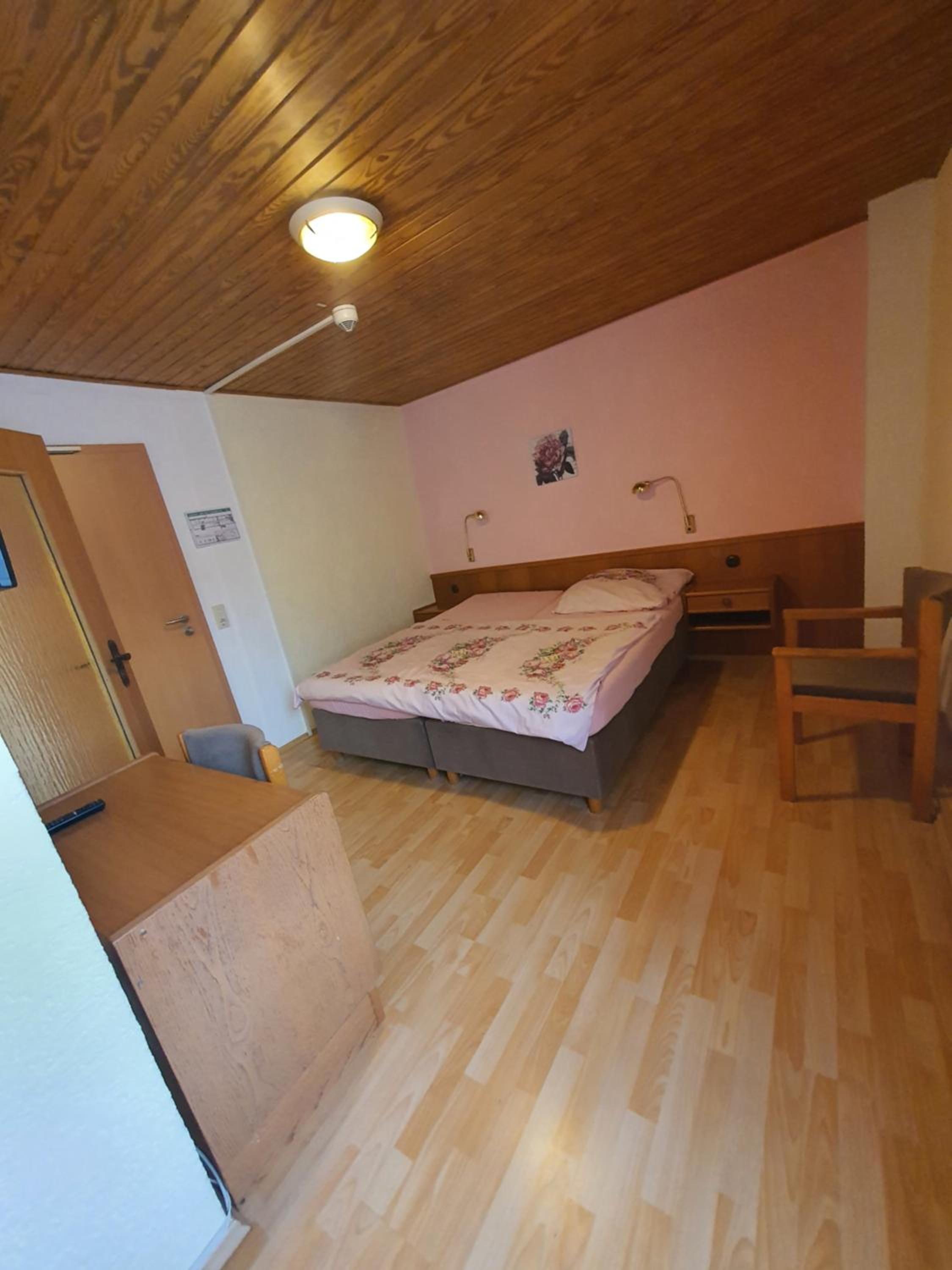 Standard Double Room - Photo 1