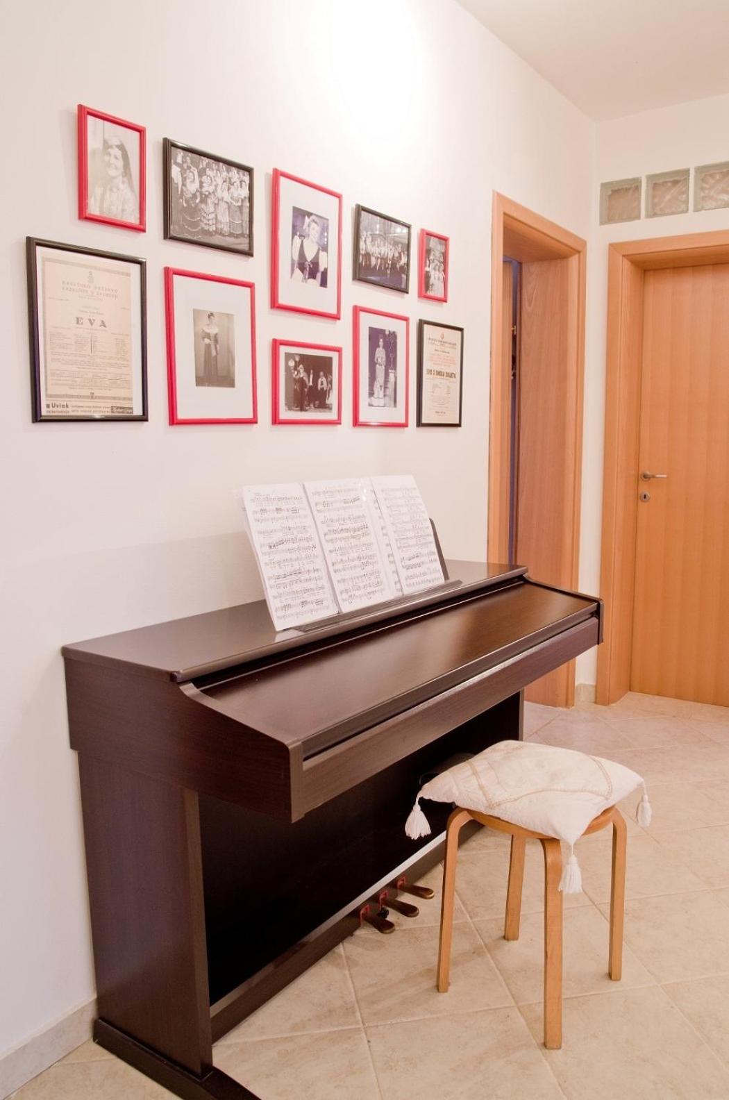 Three-Bedroom Apartment - Photo 10
