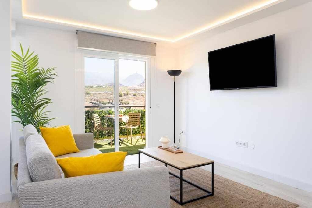 Two-Bedroom Apartment photo 2