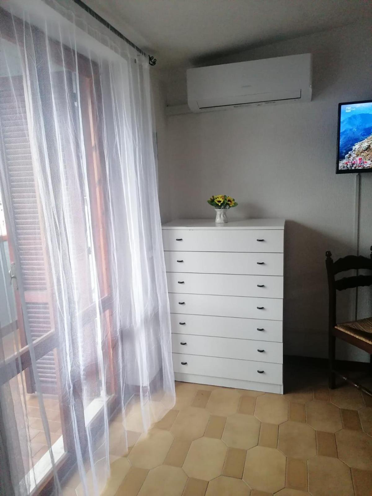 Studio Apartment photo 2