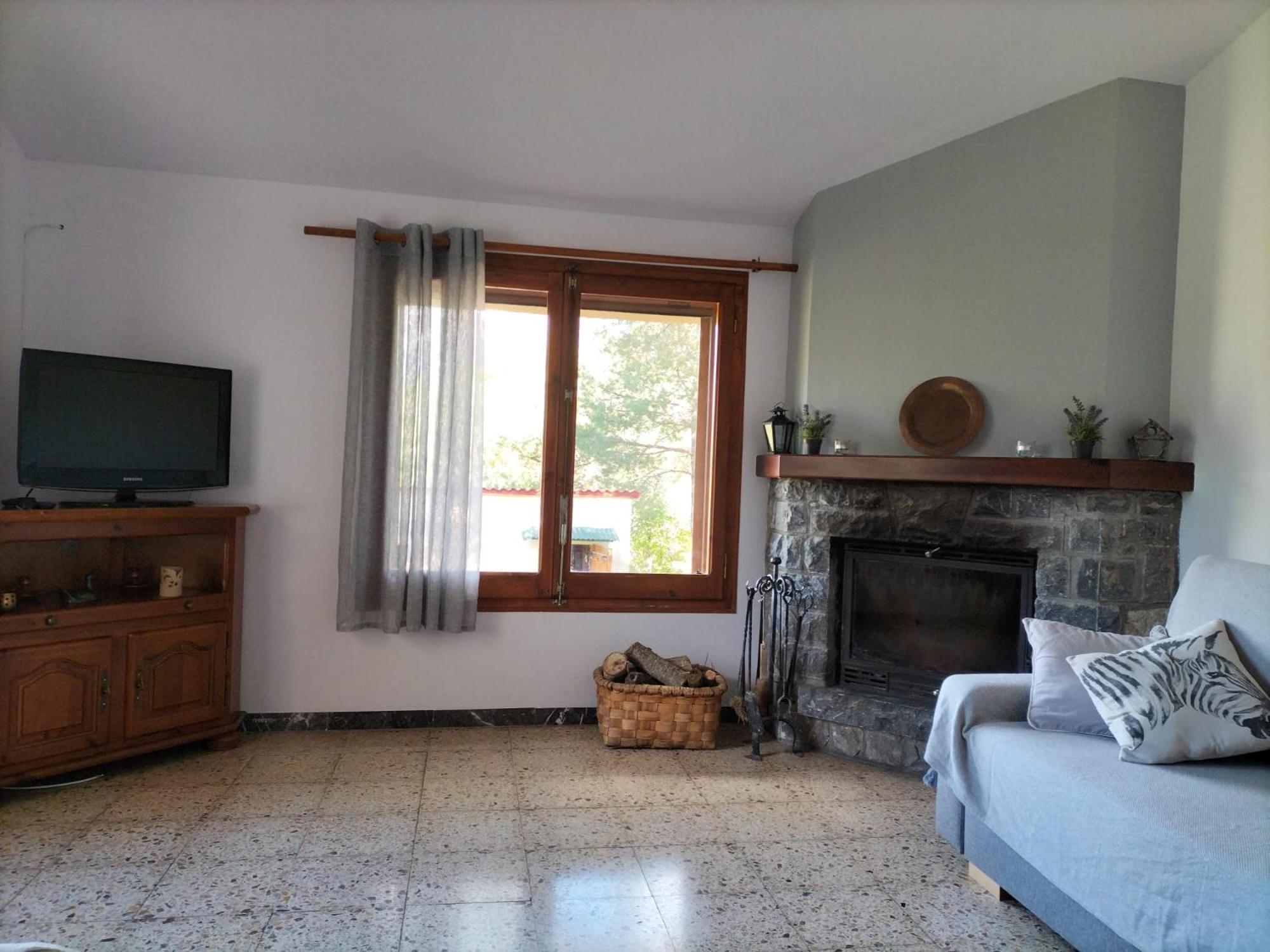 Three-Bedroom House photo 2