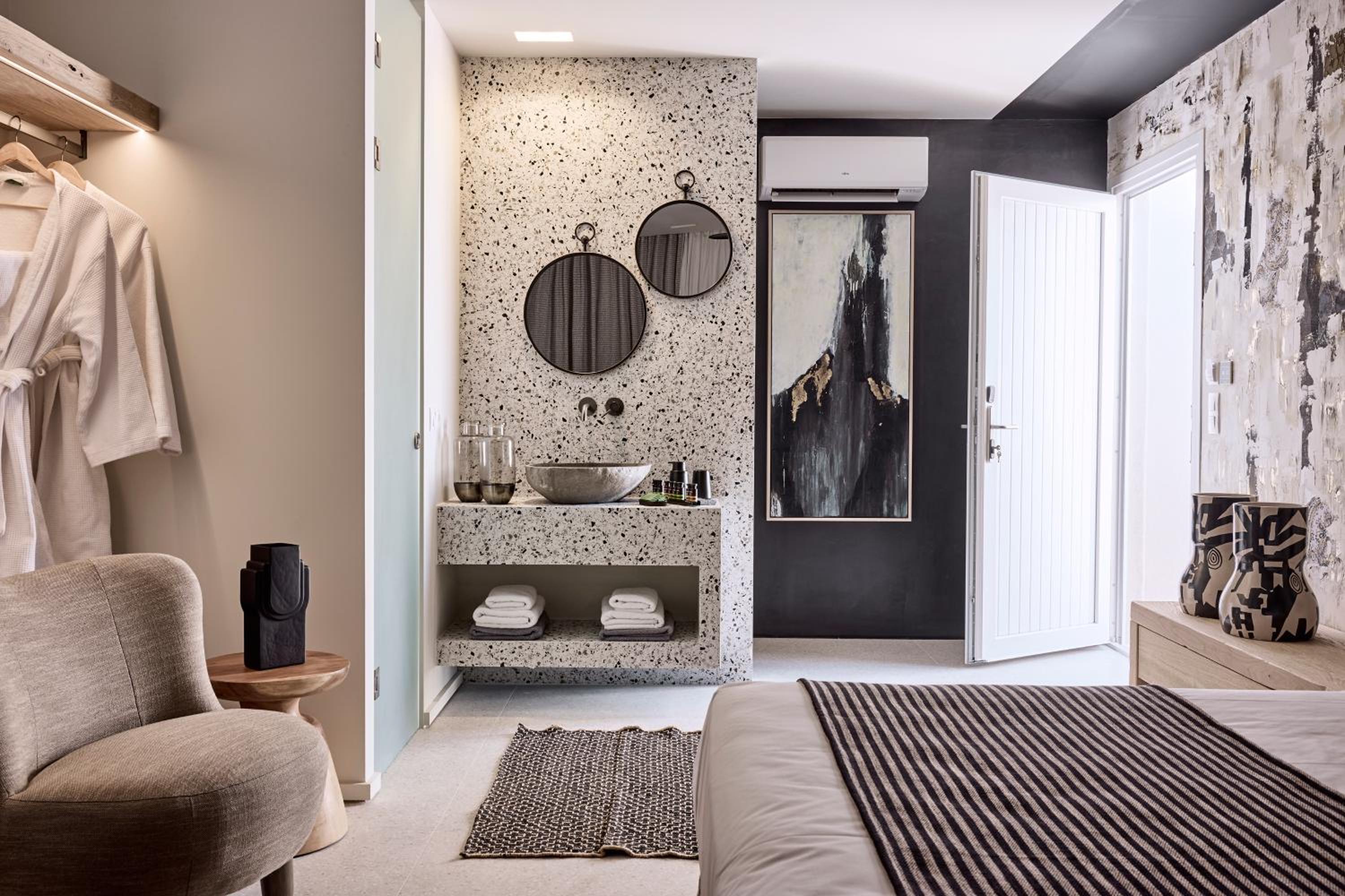 Signature Suite with Sea View - Photo 6