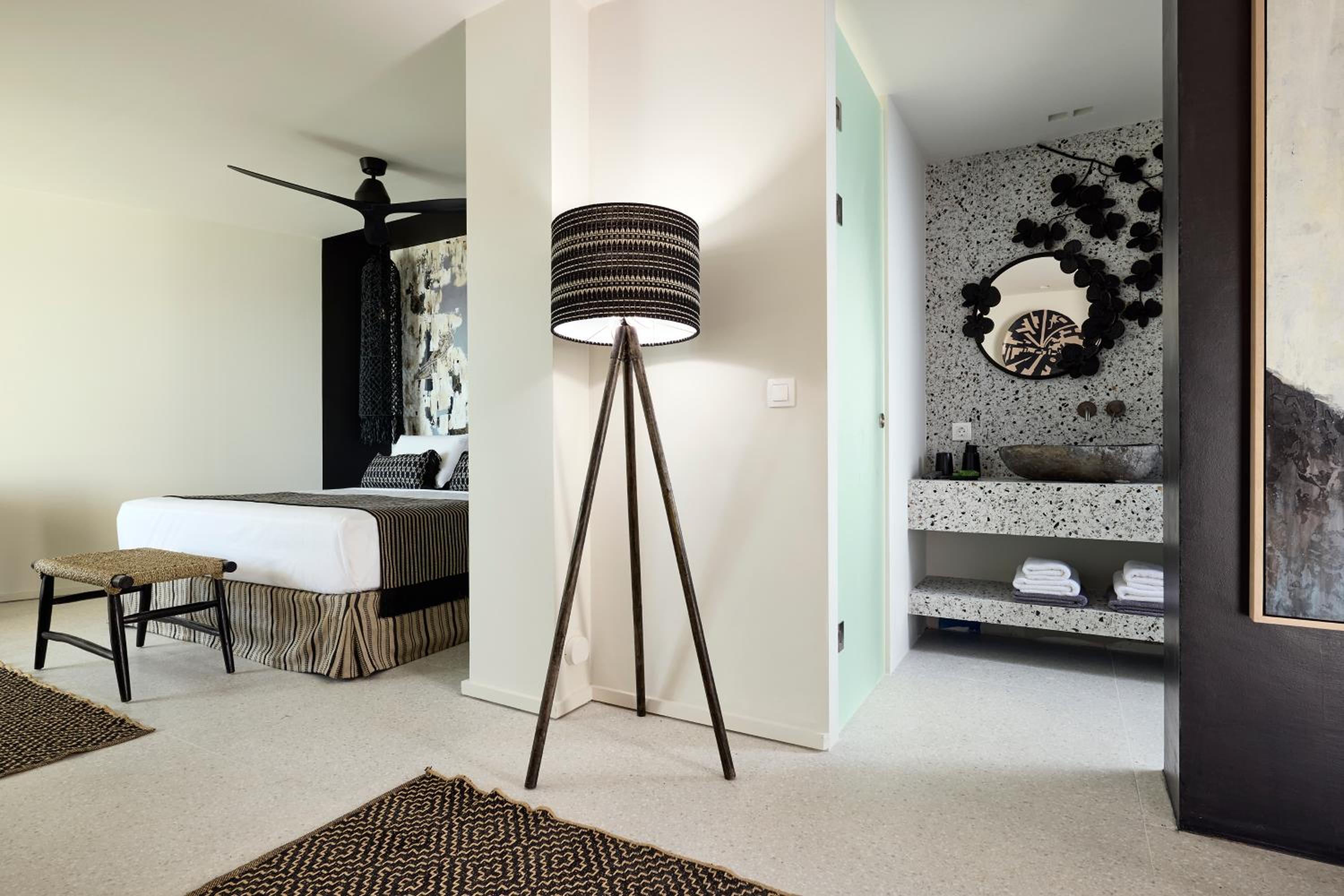 Signature Suite with Sea View - Photo 4