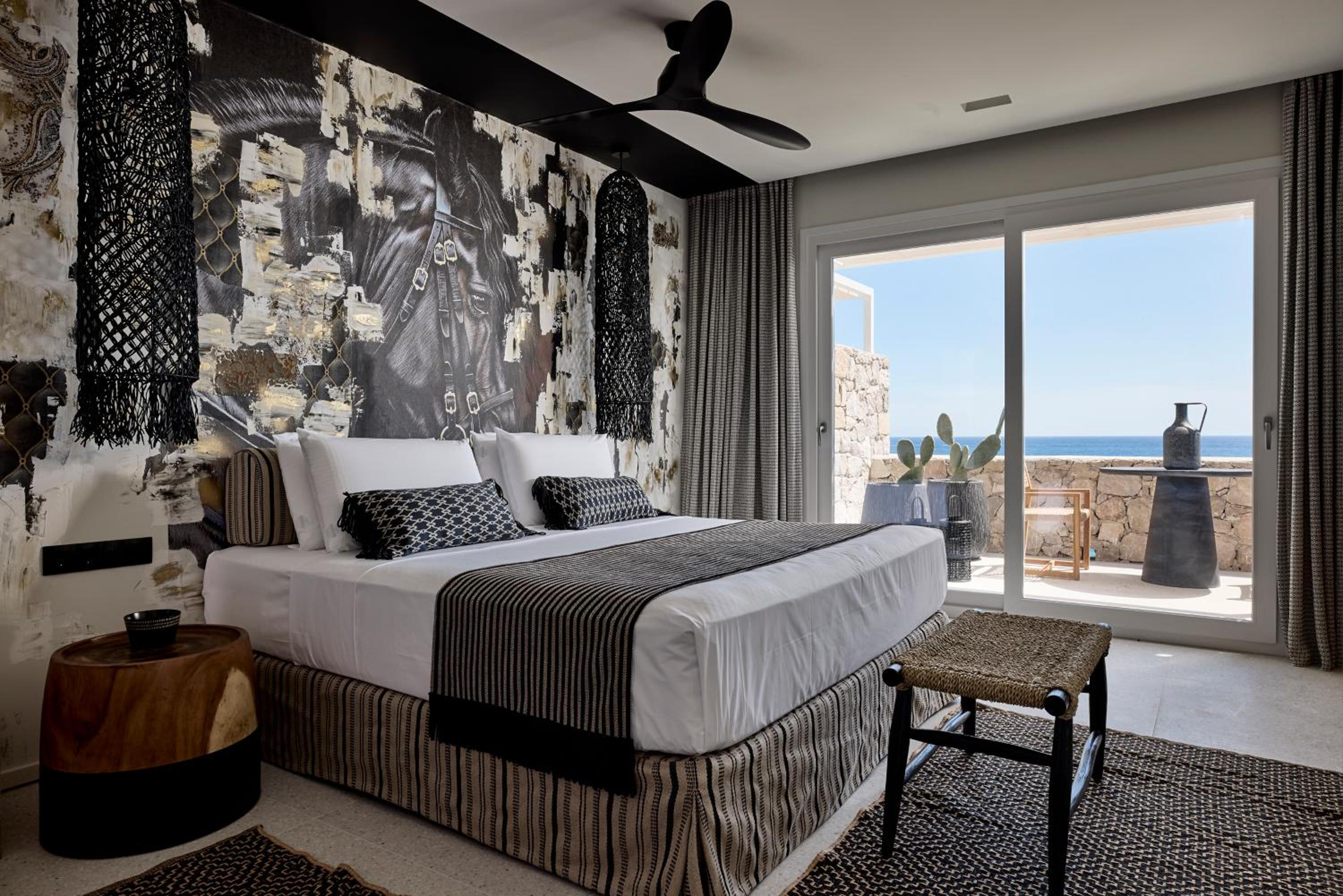 Signature Suite with Sea View - Photo 1