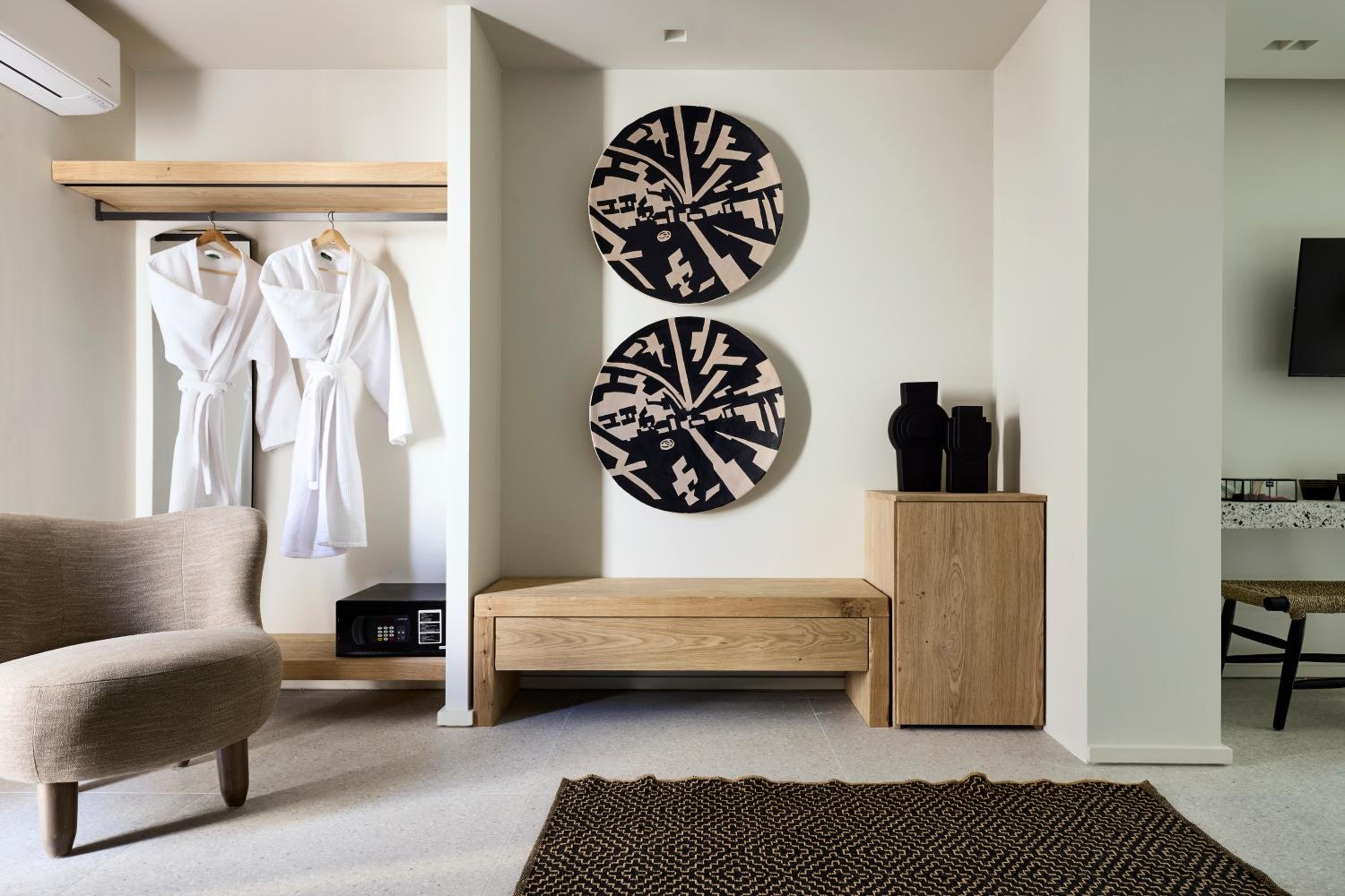 Signature Suite with Sea View - Photo 26