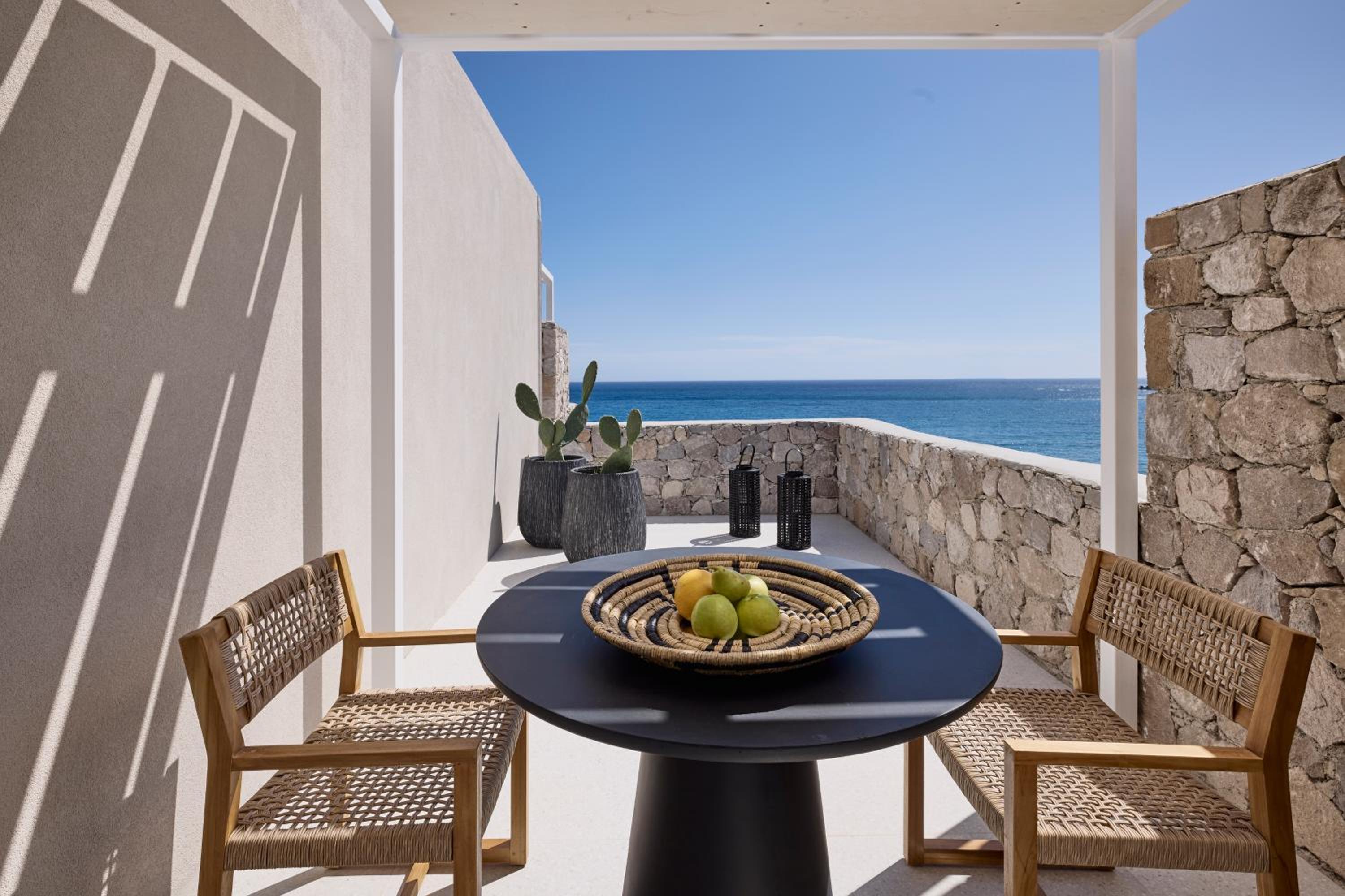 Signature Suite with Sea View - Photo 13