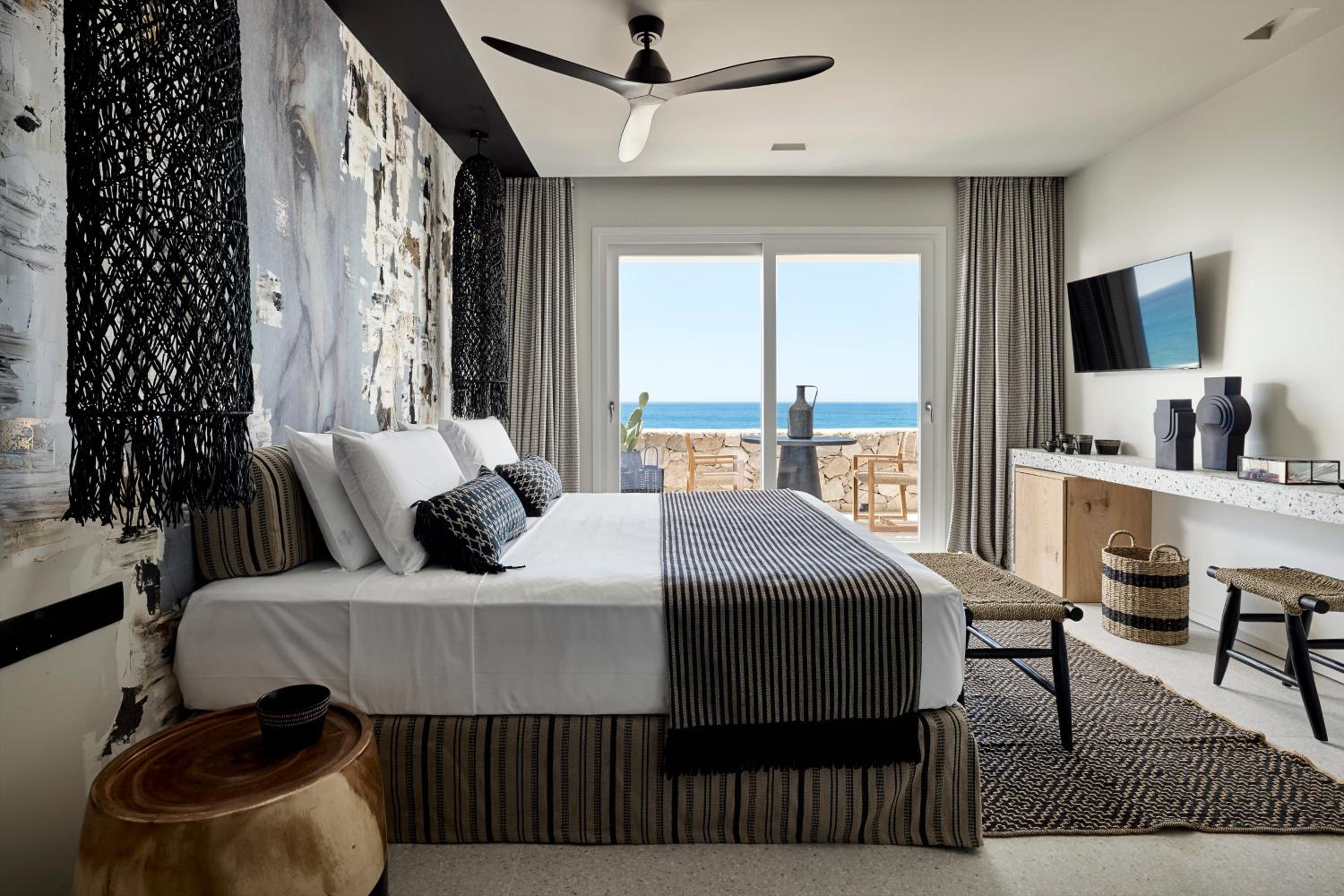 Signature Suite with Sea View - Photo 19