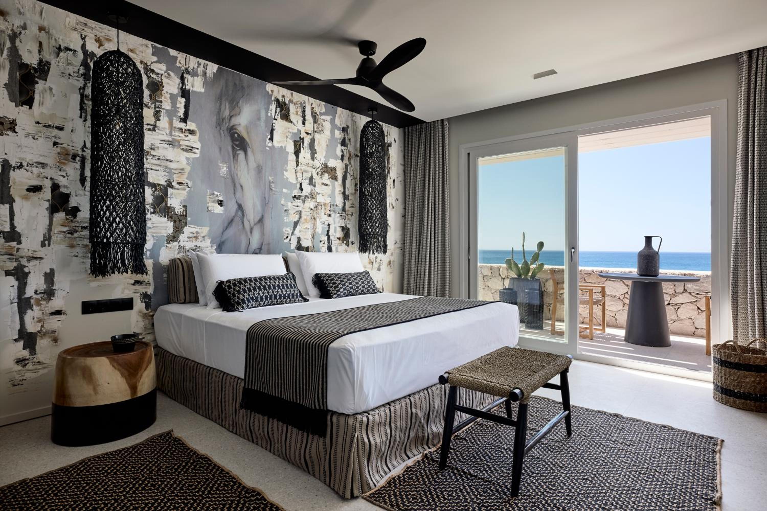 Signature Suite with Sea View - Photo 18