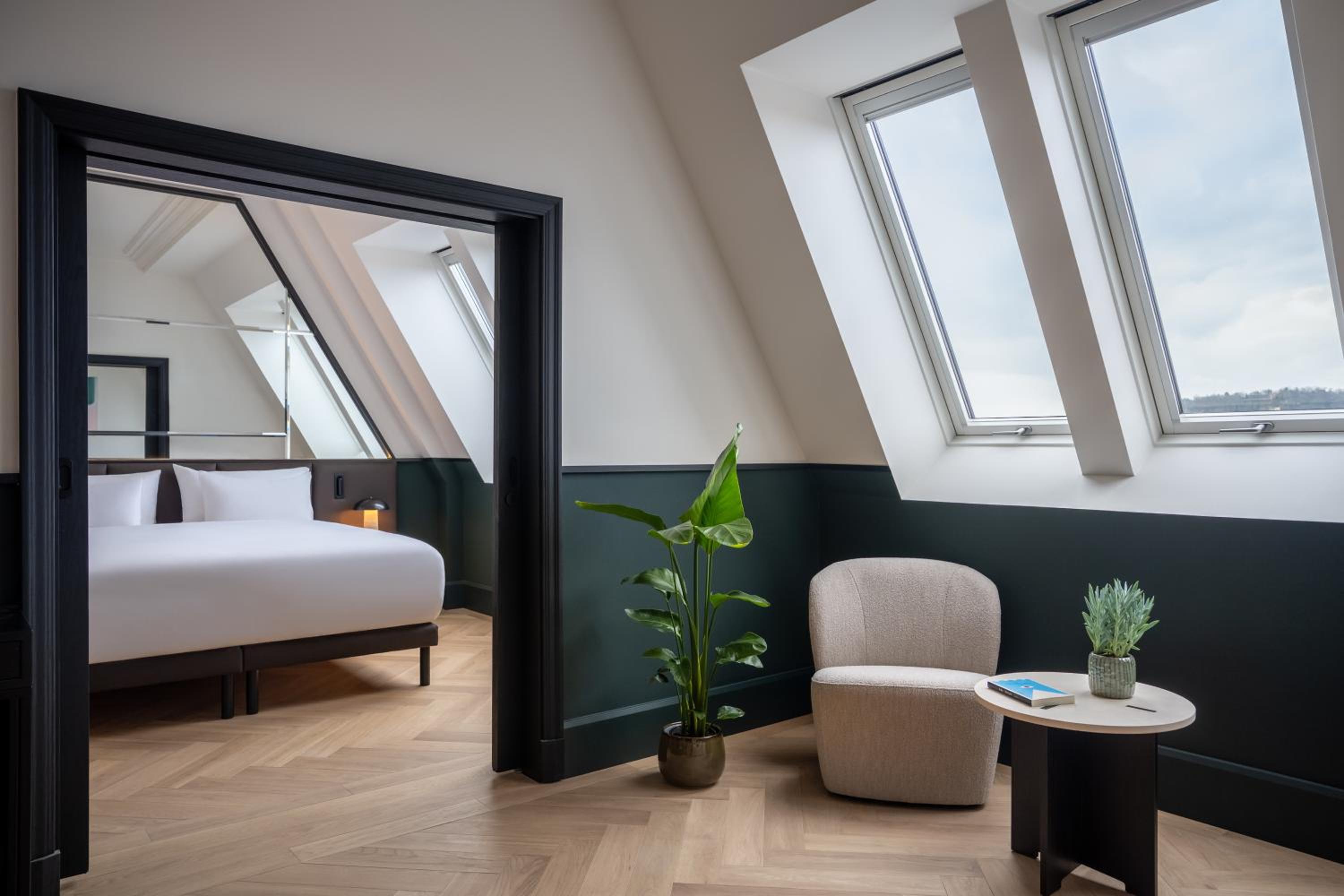 Almanac X Suite with Castle view - Photo 3