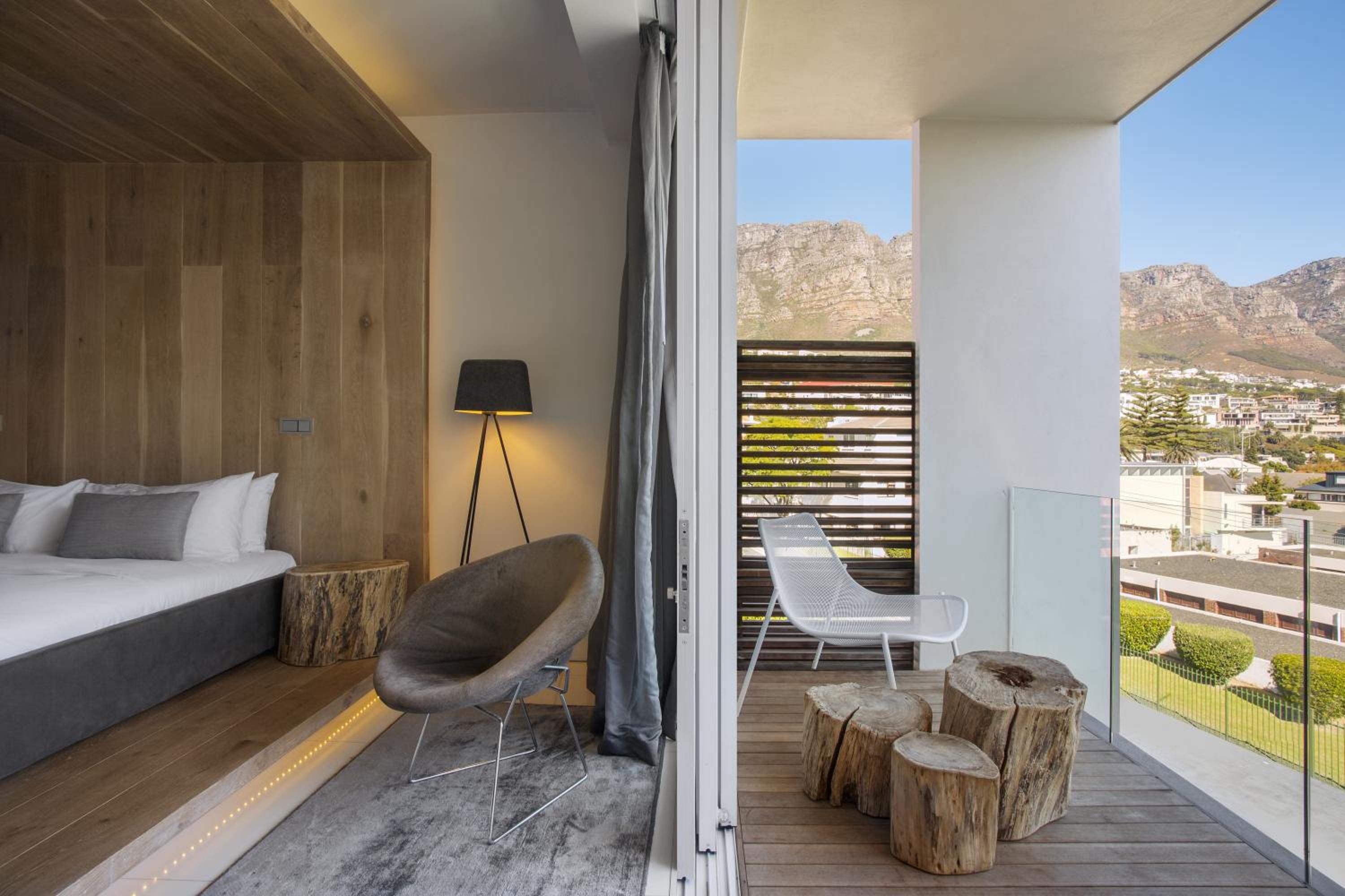Classic Double Room with Balcony - Photo 2