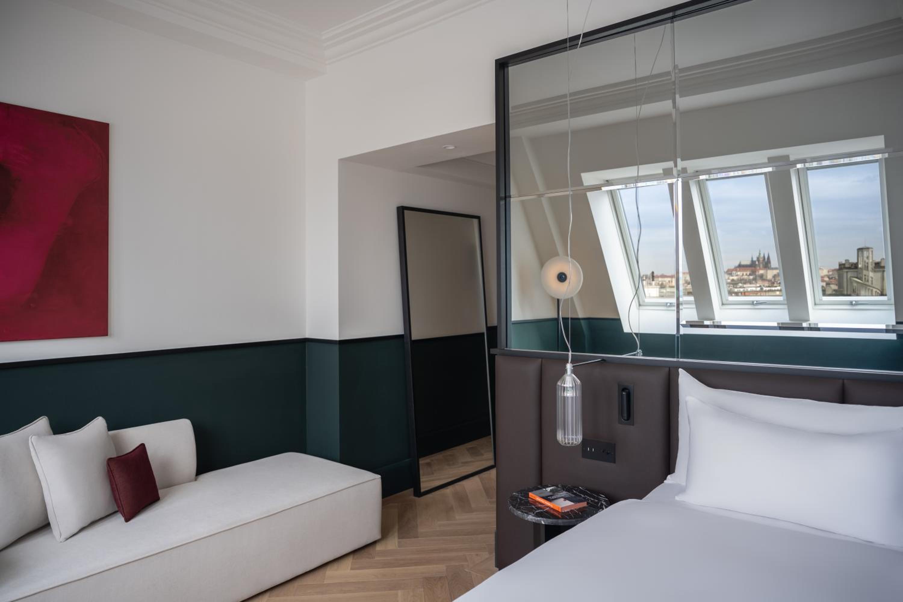 Almanac X Suite with Castle view - Photo 1