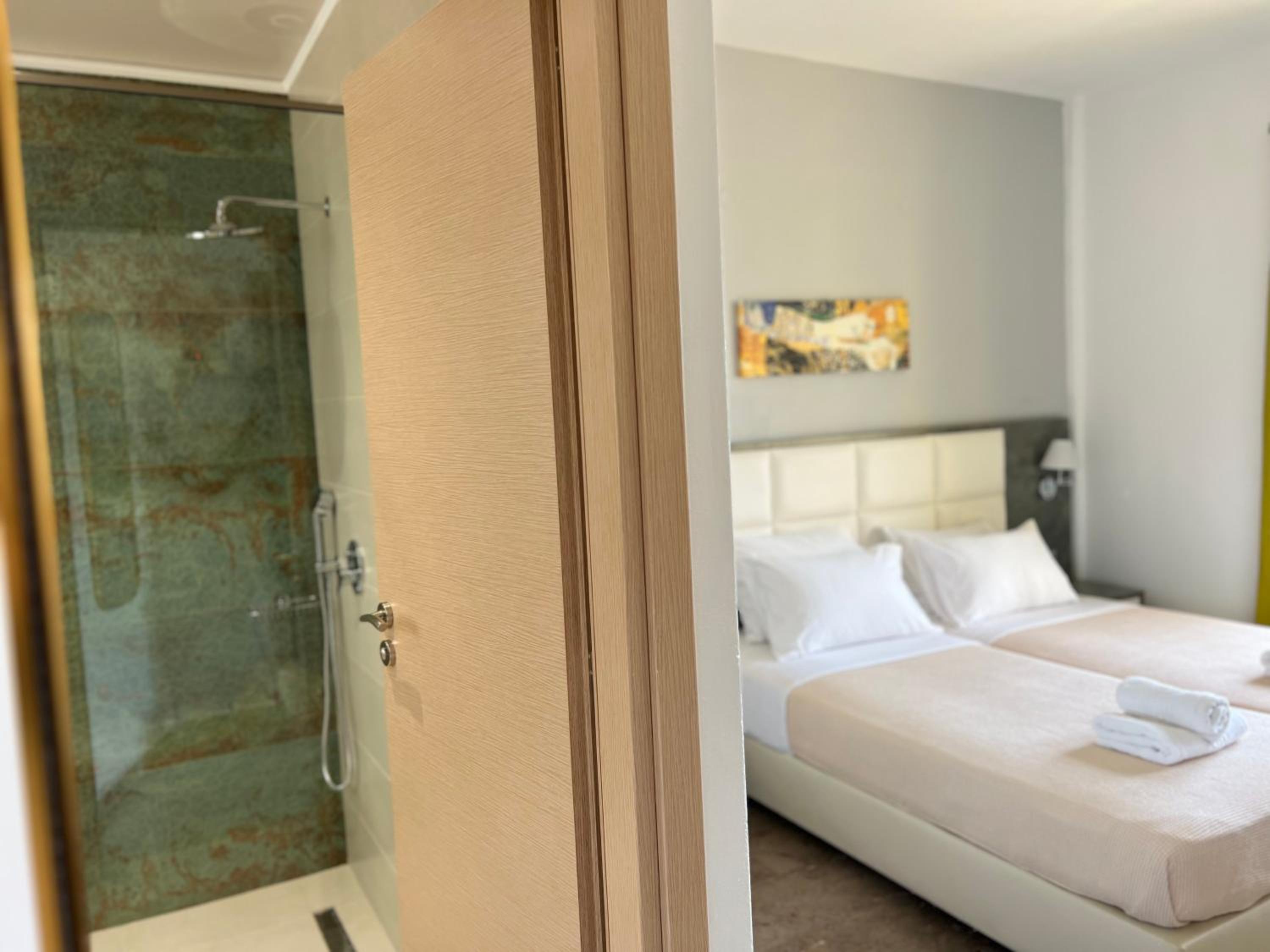 Standard Double or Twin Room with Balcony photo 3