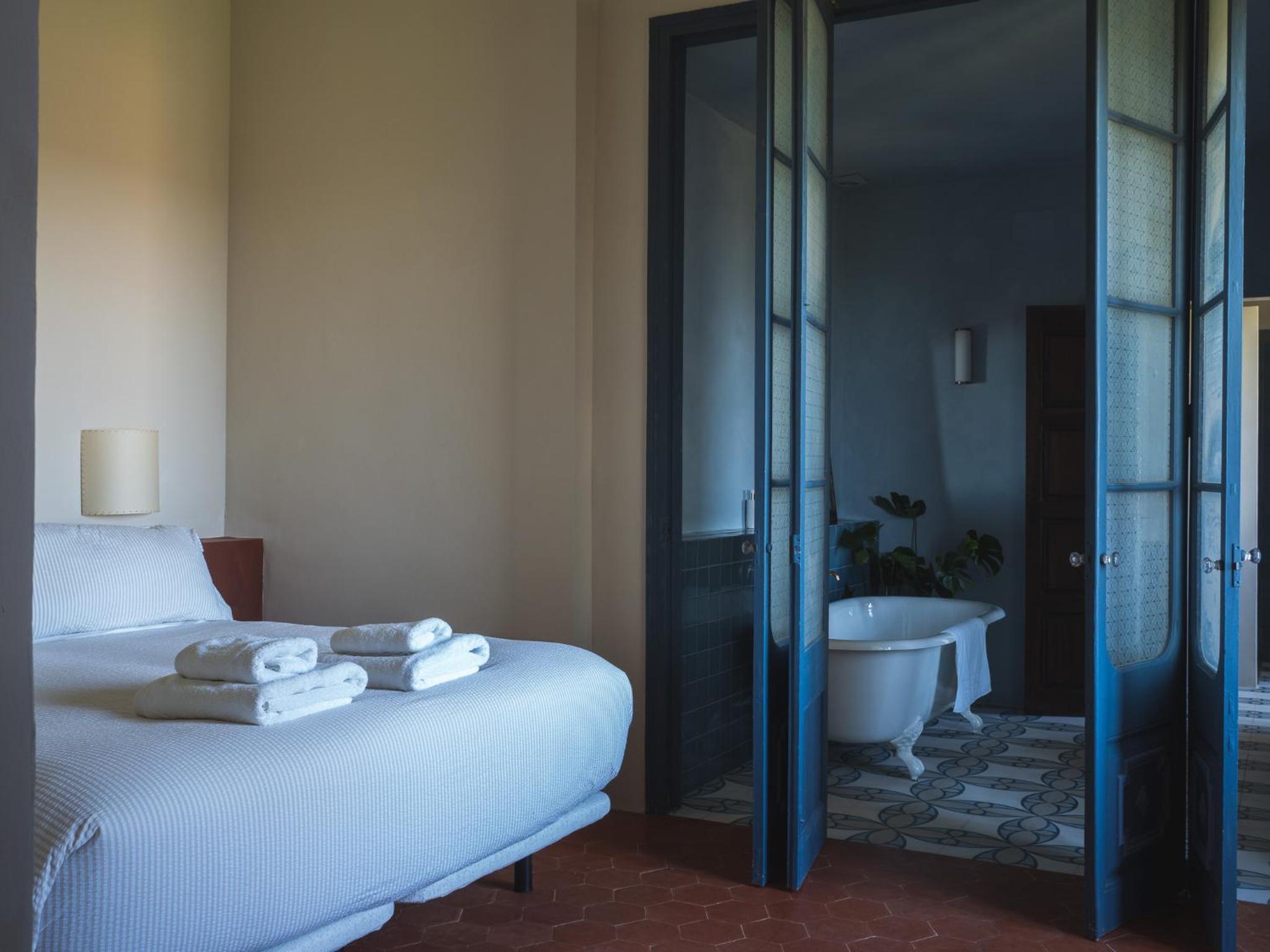 Deluxe Double or Twin Room with Mountain View