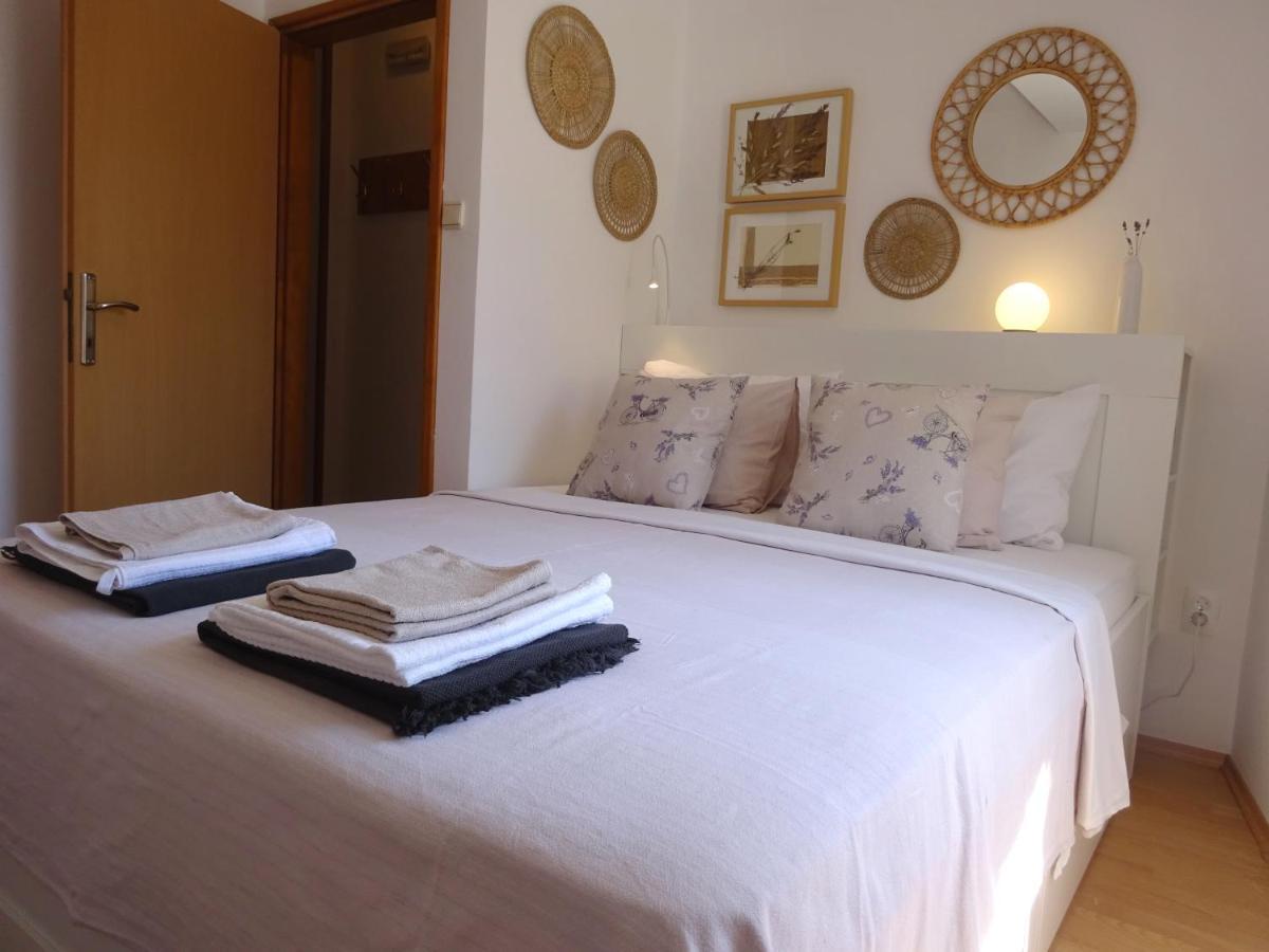 One-Bedroom Apartment with Terrace and Sea View photo 3