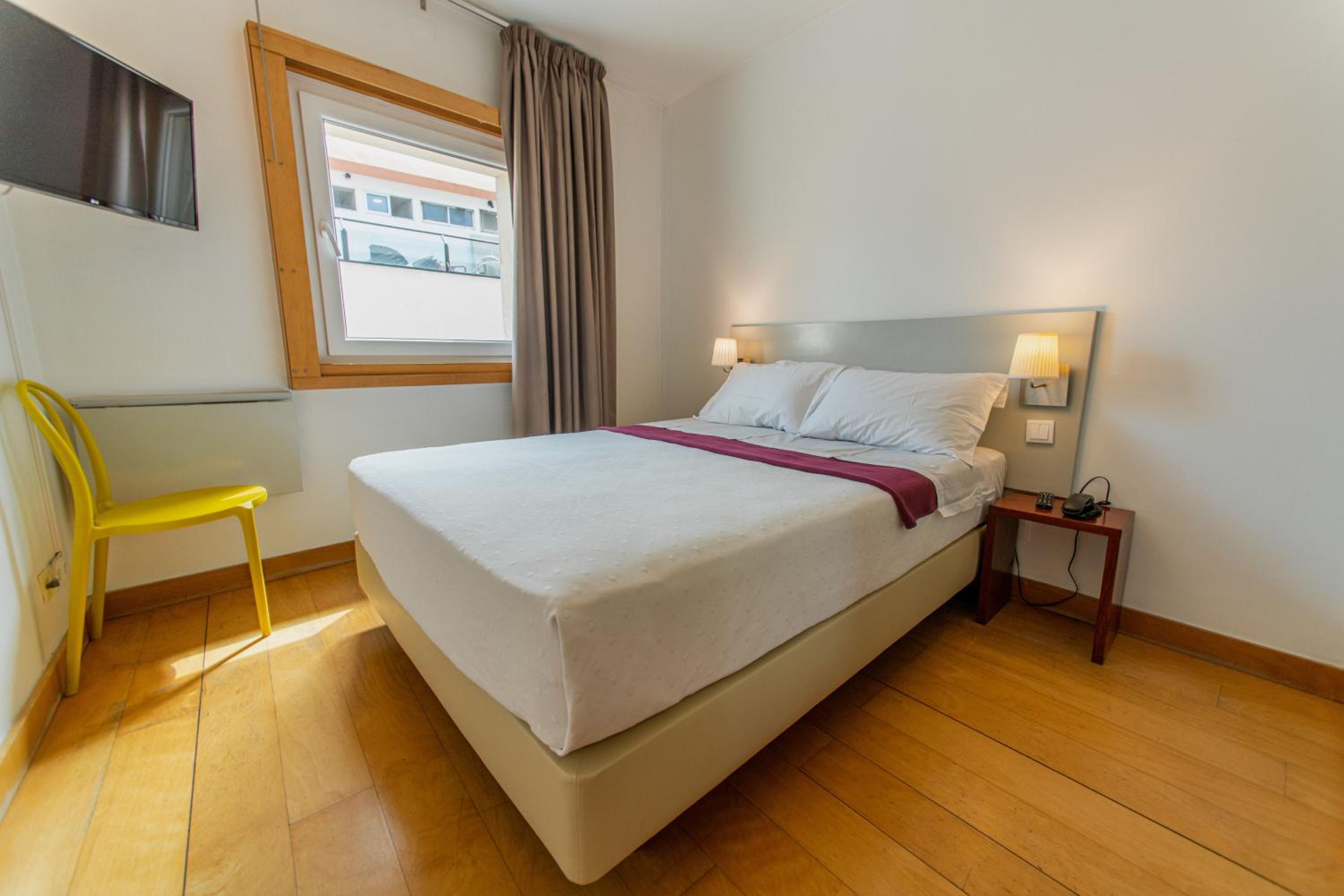 Double Room - Photo 5