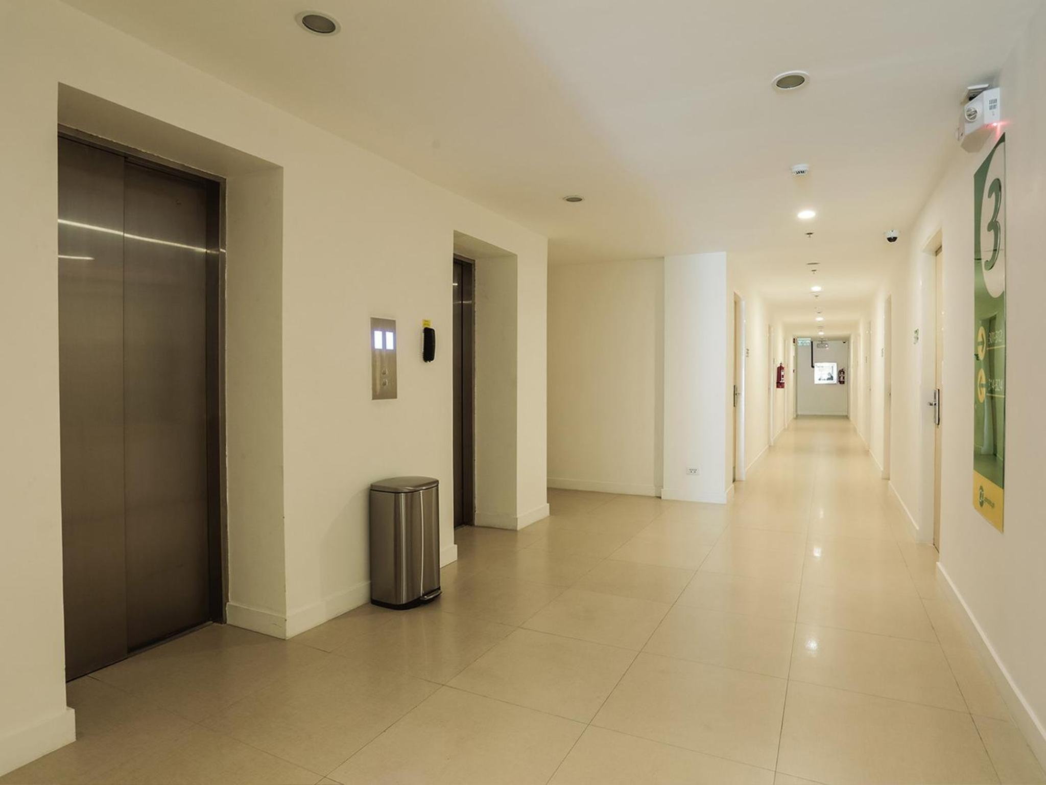 Standard Twin Room - Photo 8
