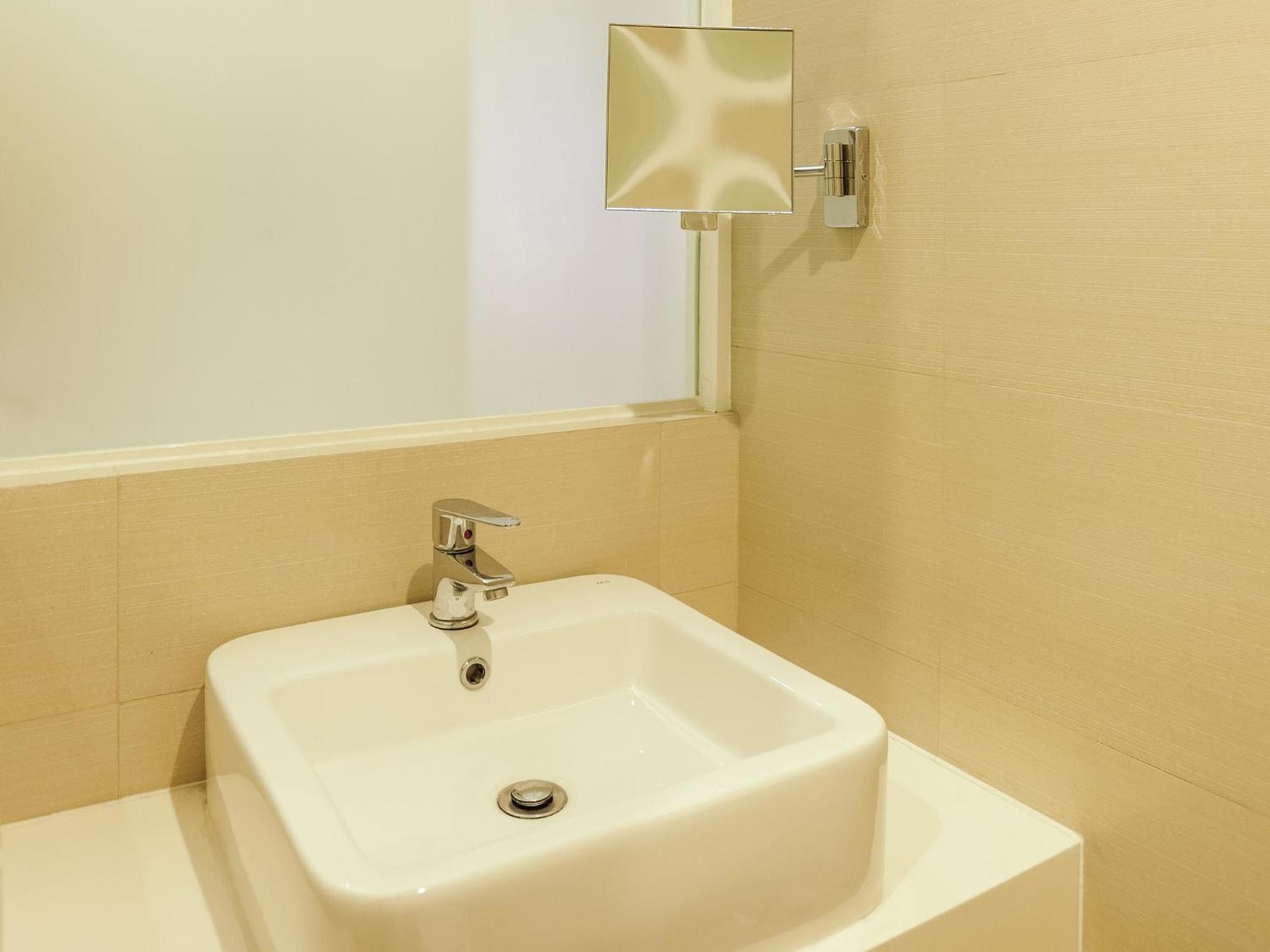 Standard Twin Room - Photo 4