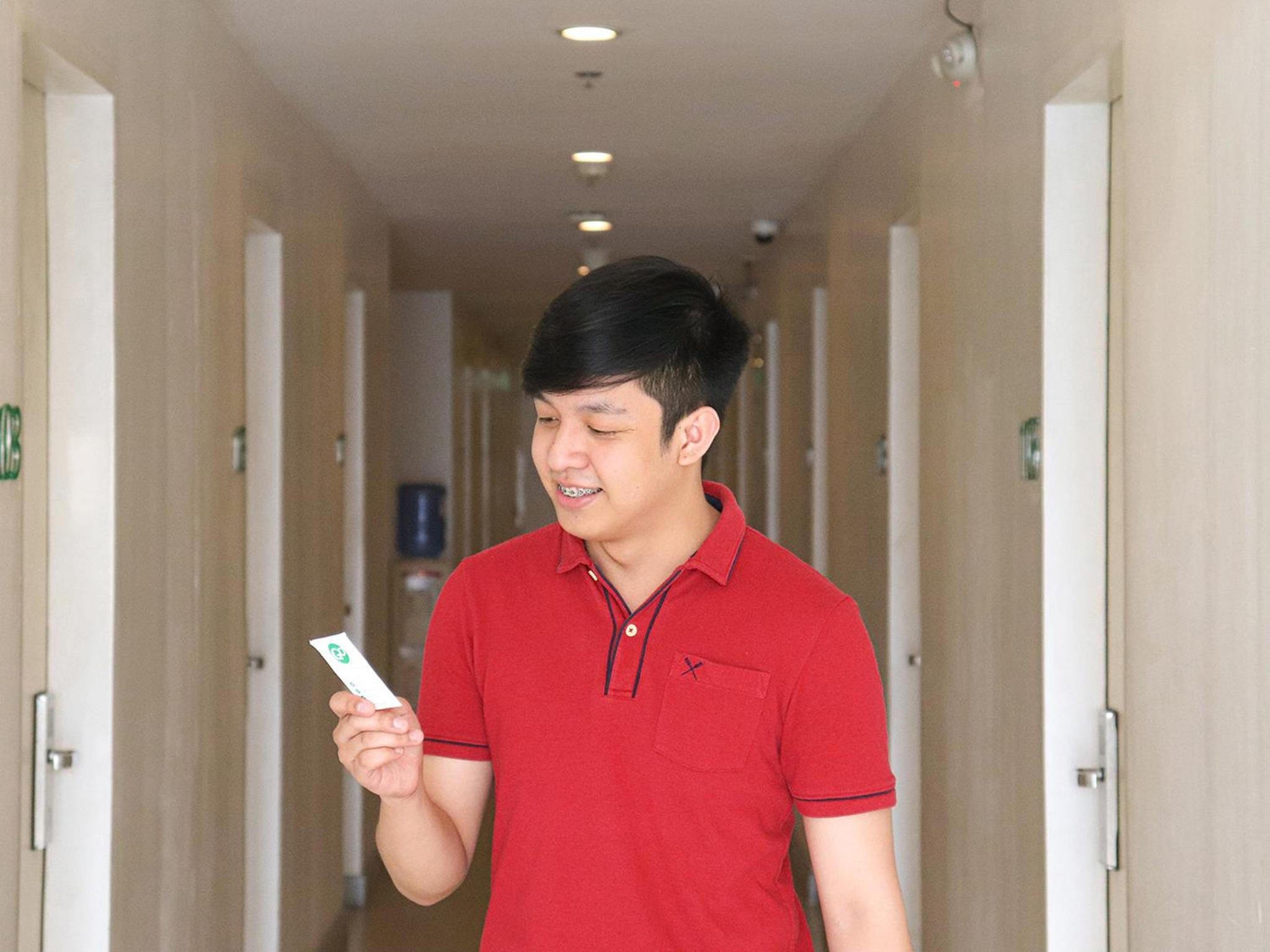 Standard Twin Room - Photo 9
