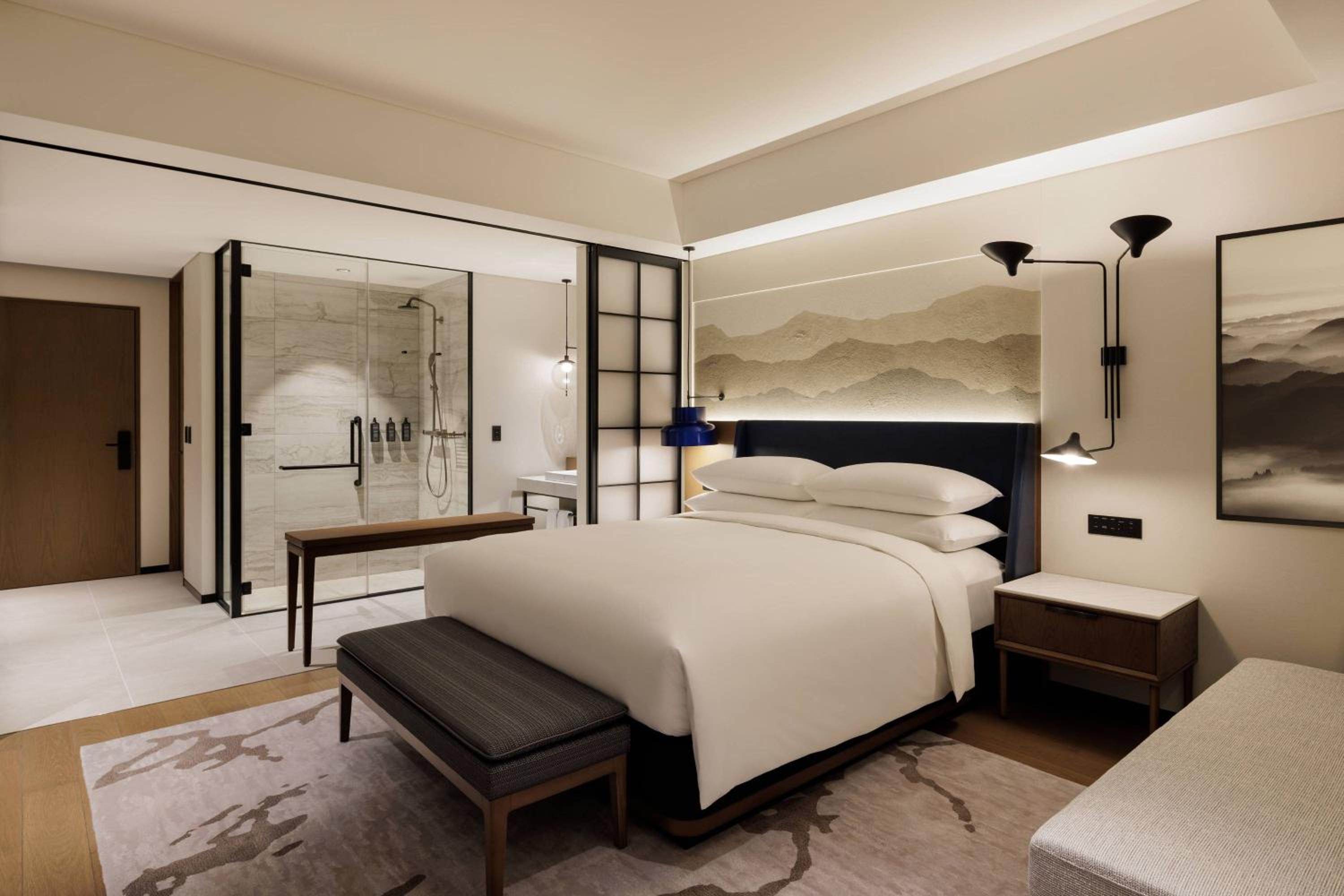 Club King Room with Sakurajima View and Club Lounge Access - Photo 1