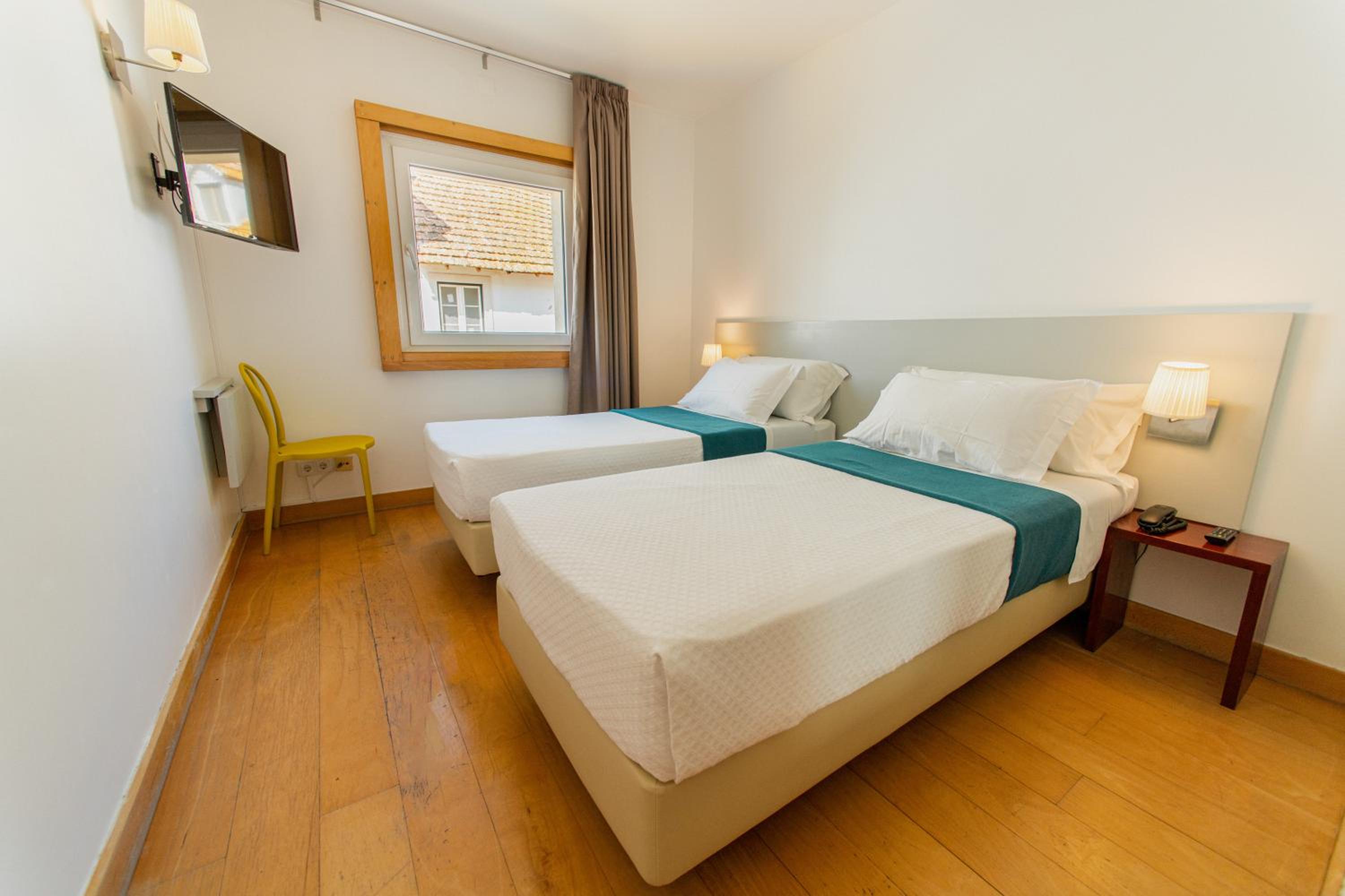 Twin Room - Photo 6