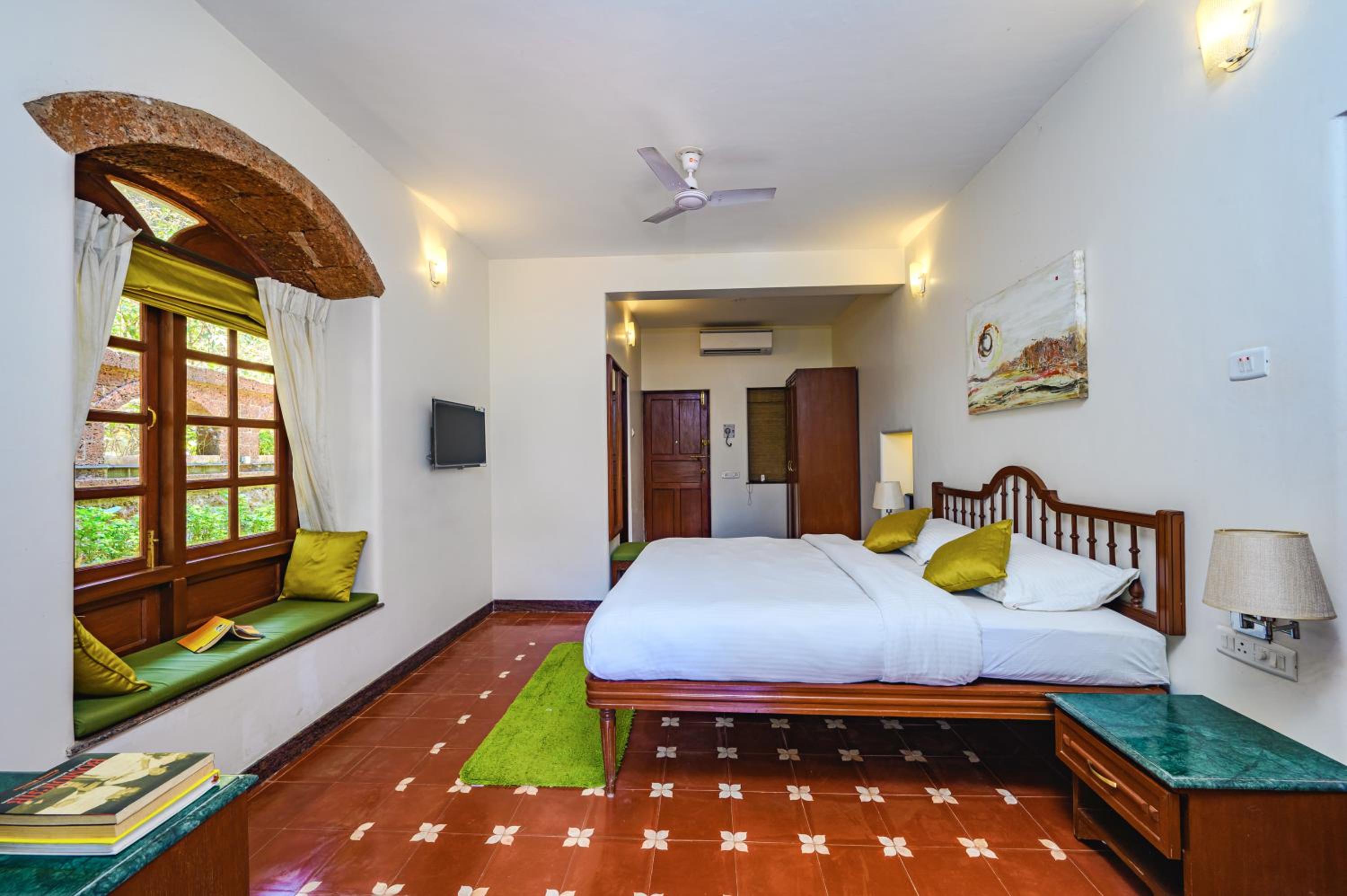 Heritage Romance - Complimentary Evening Tea, 10% off on Laundry Service - Photo 3