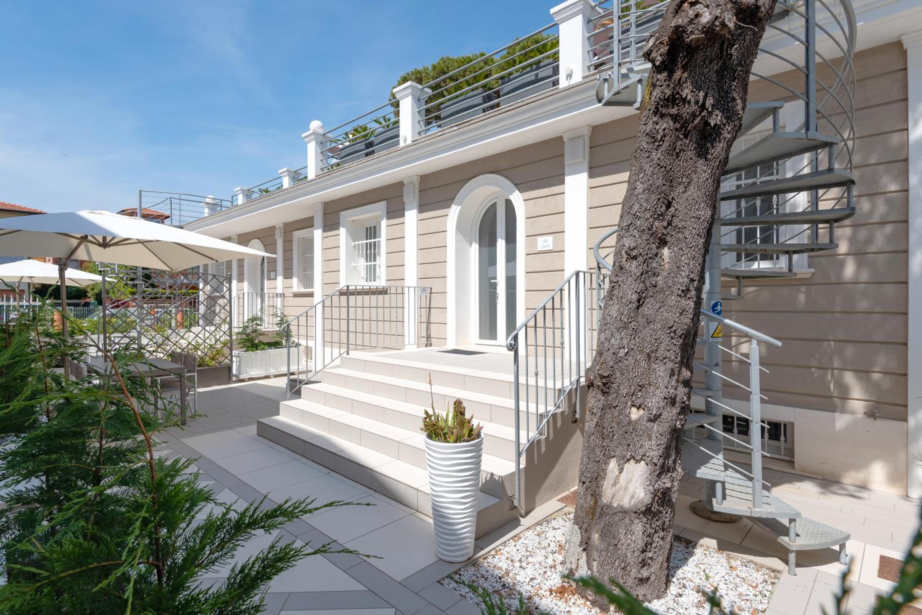 Superior Villa photo 3