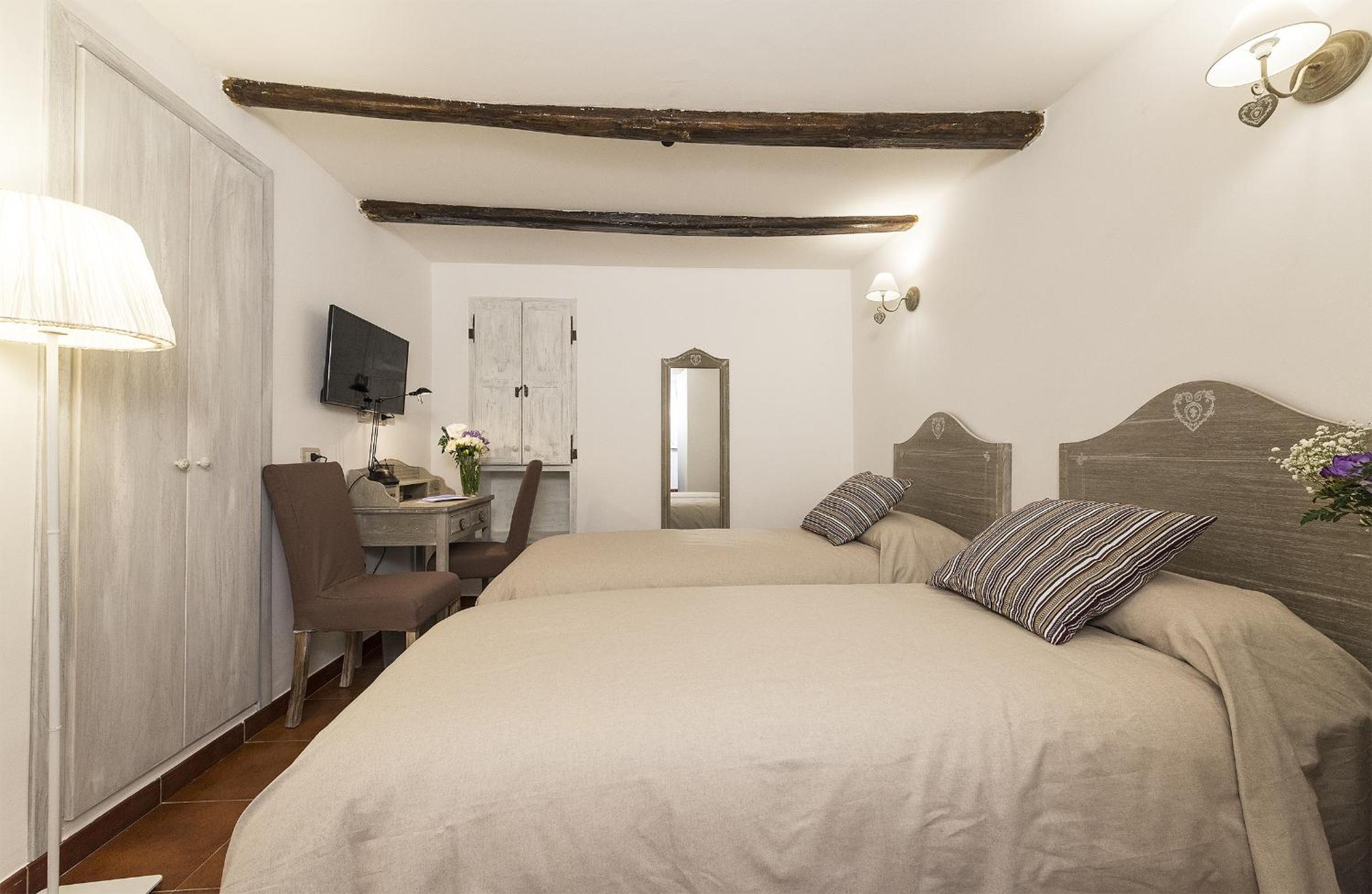 Twin Room with Private Bathroom