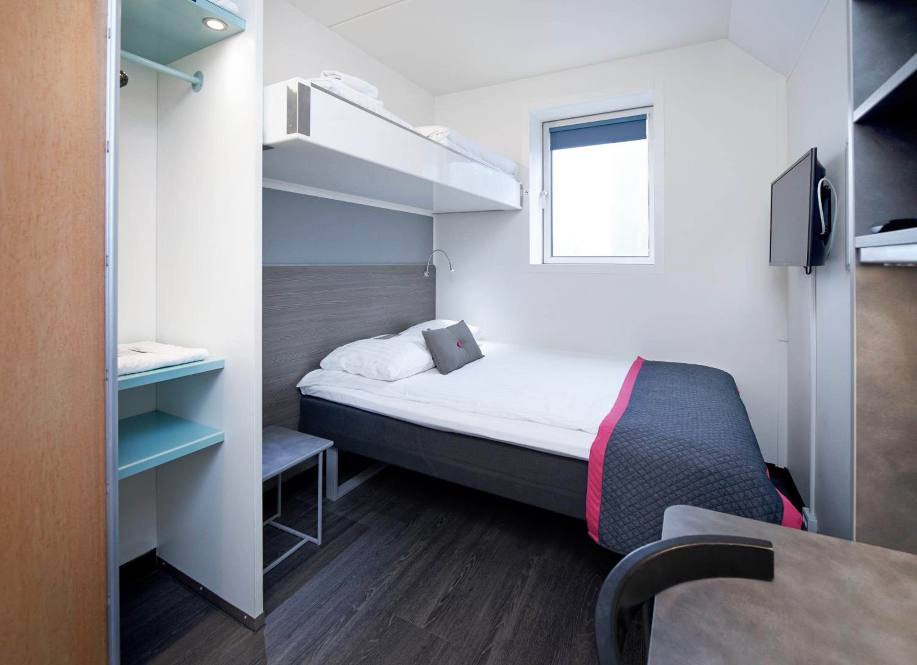 Standard Queen Room