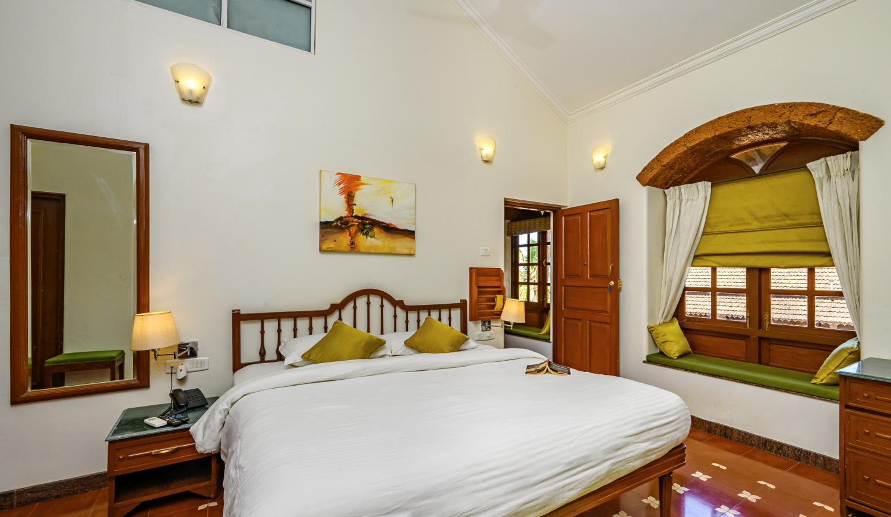 Heritage Old World Room - Complimentary Evening Tea, 10% off on Laundry Service - Photo 1
