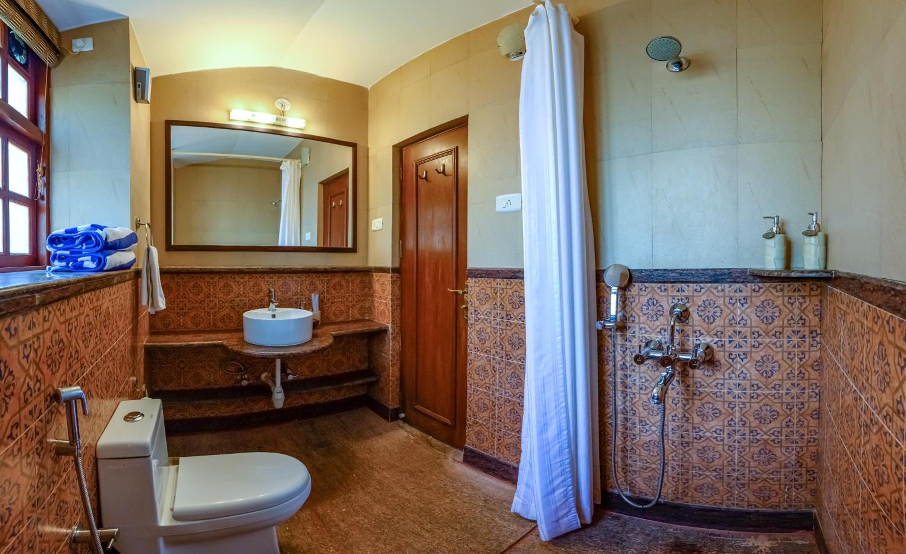 Heritage Royal - Complimentary Evening Tea, 10% off on Laundry Service - Photo 2