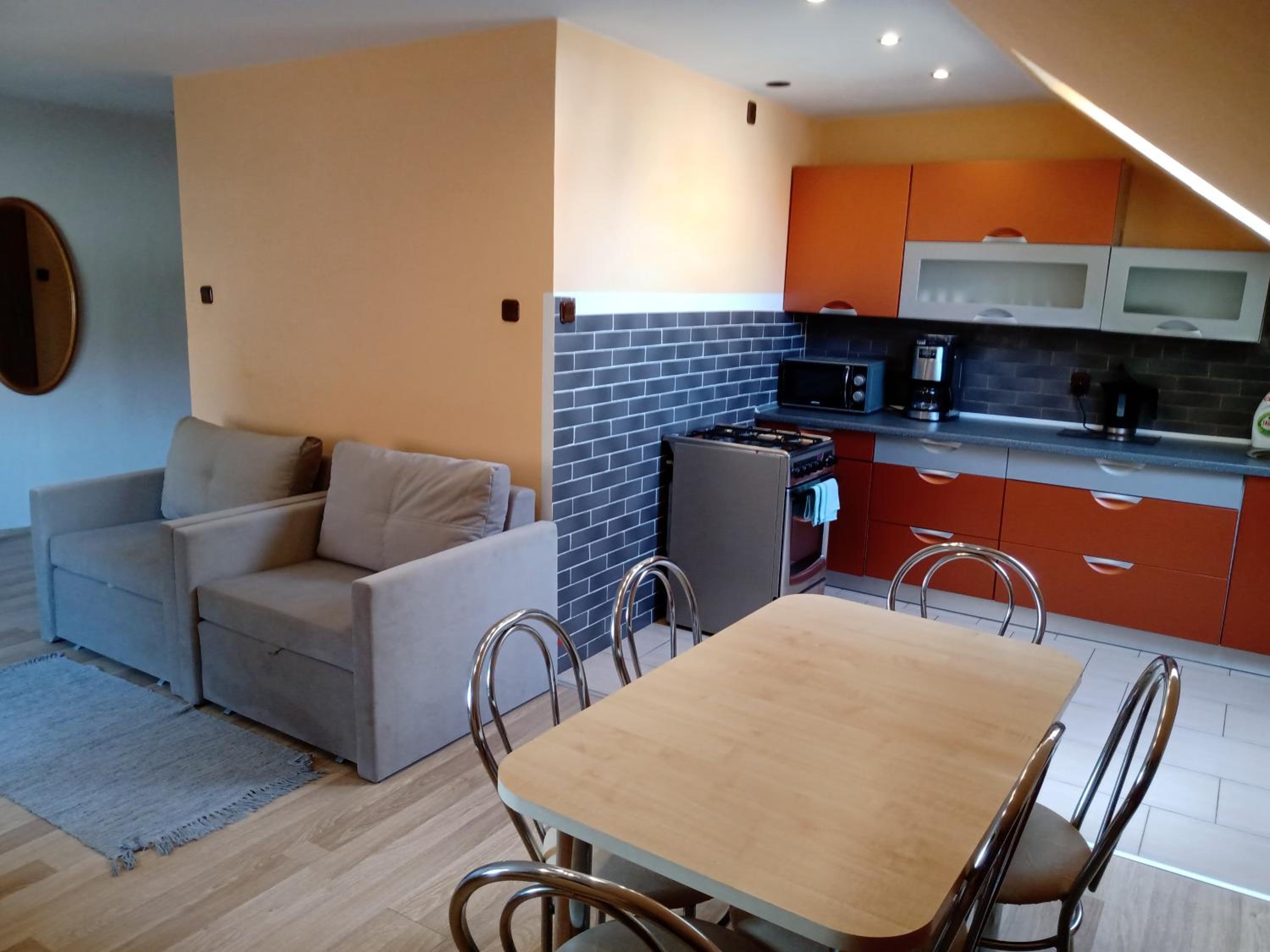 One-Bedroom Apartment - Photo 2