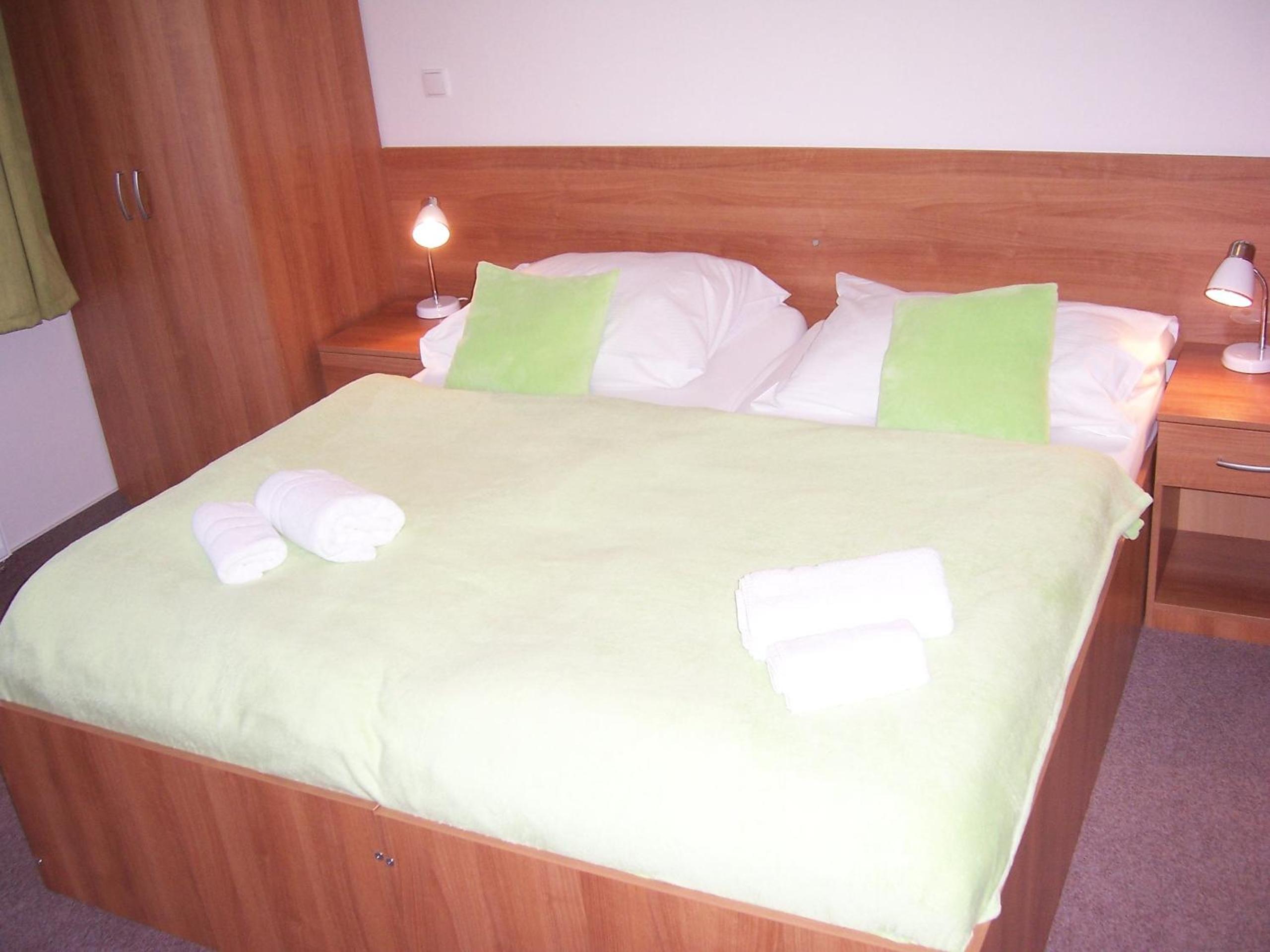One-Bedroom Apartment photo 1