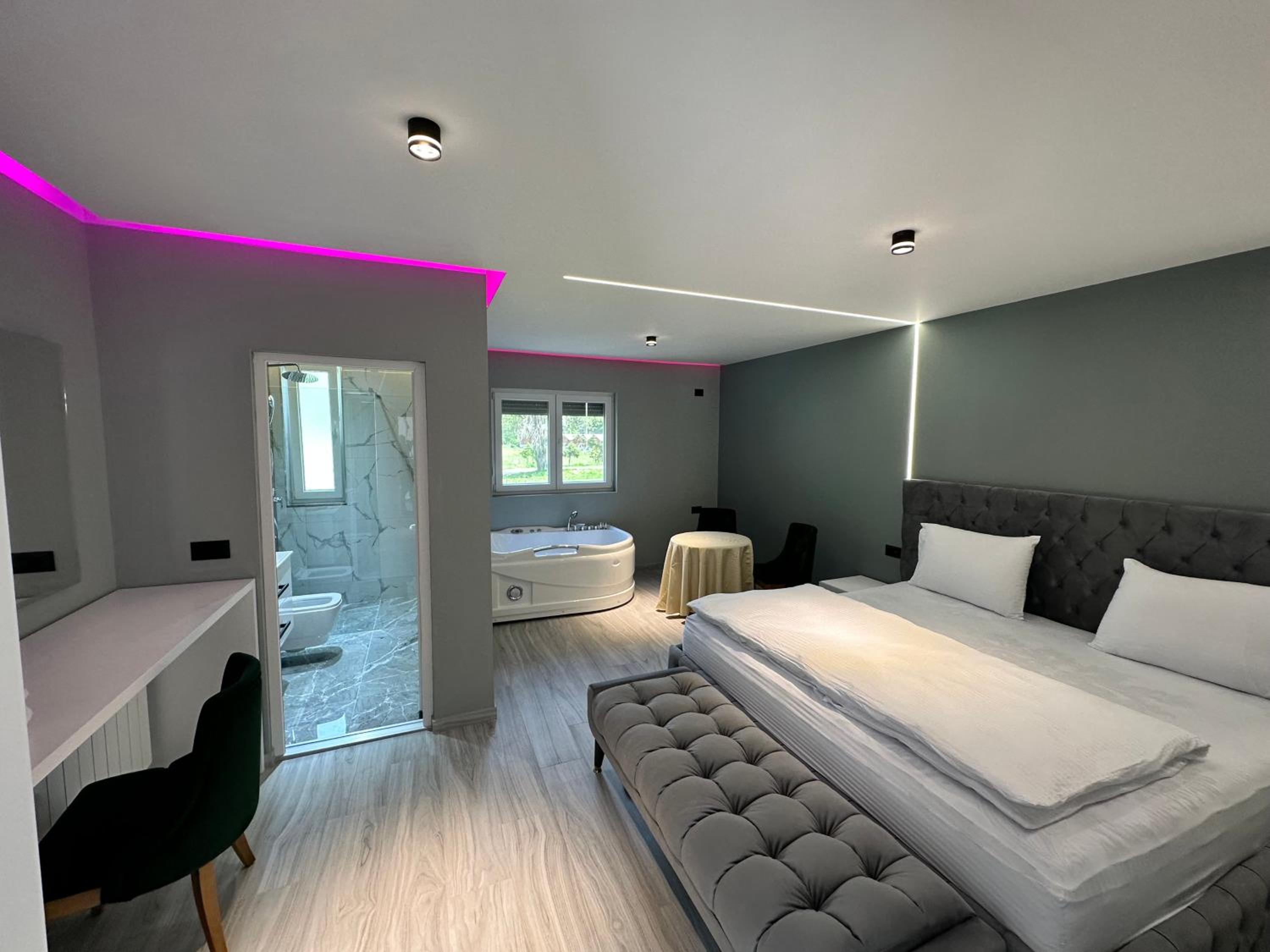Deluxe Suite