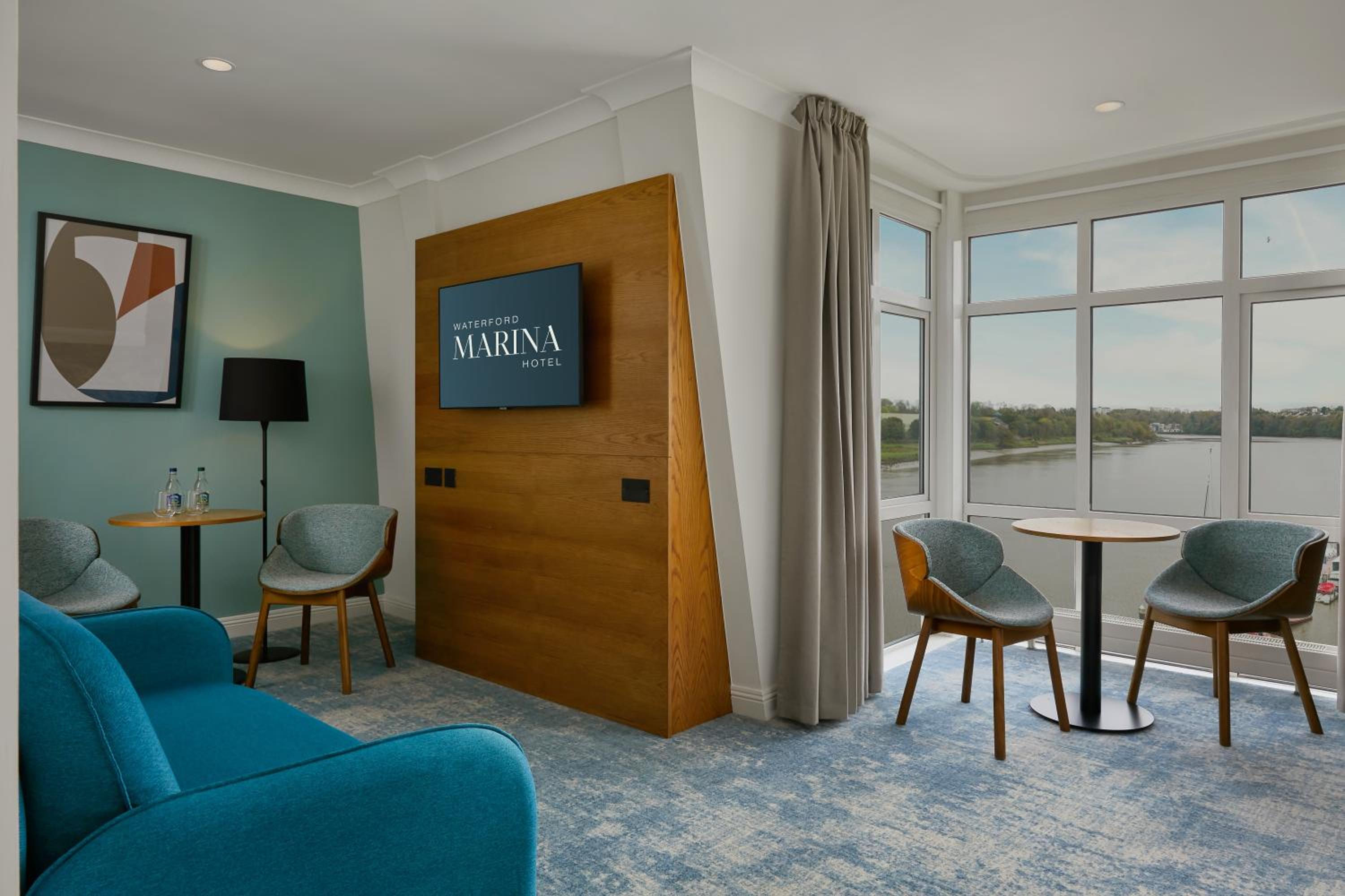 Junior Riverview Suite - Photo 1