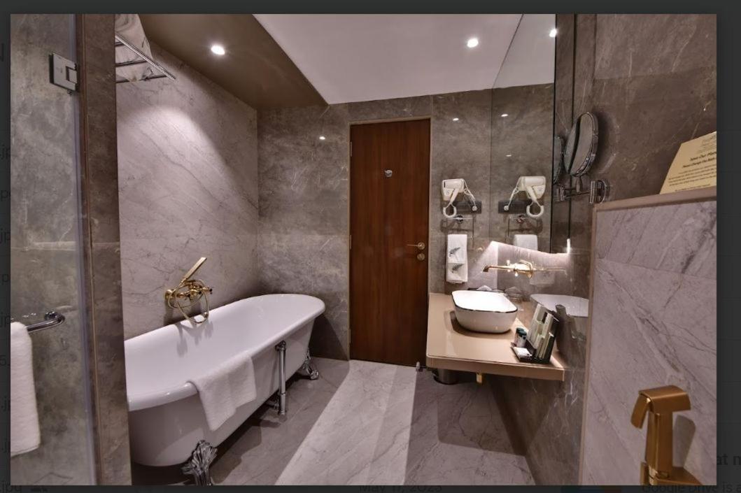 Fern Club Suite photo 2