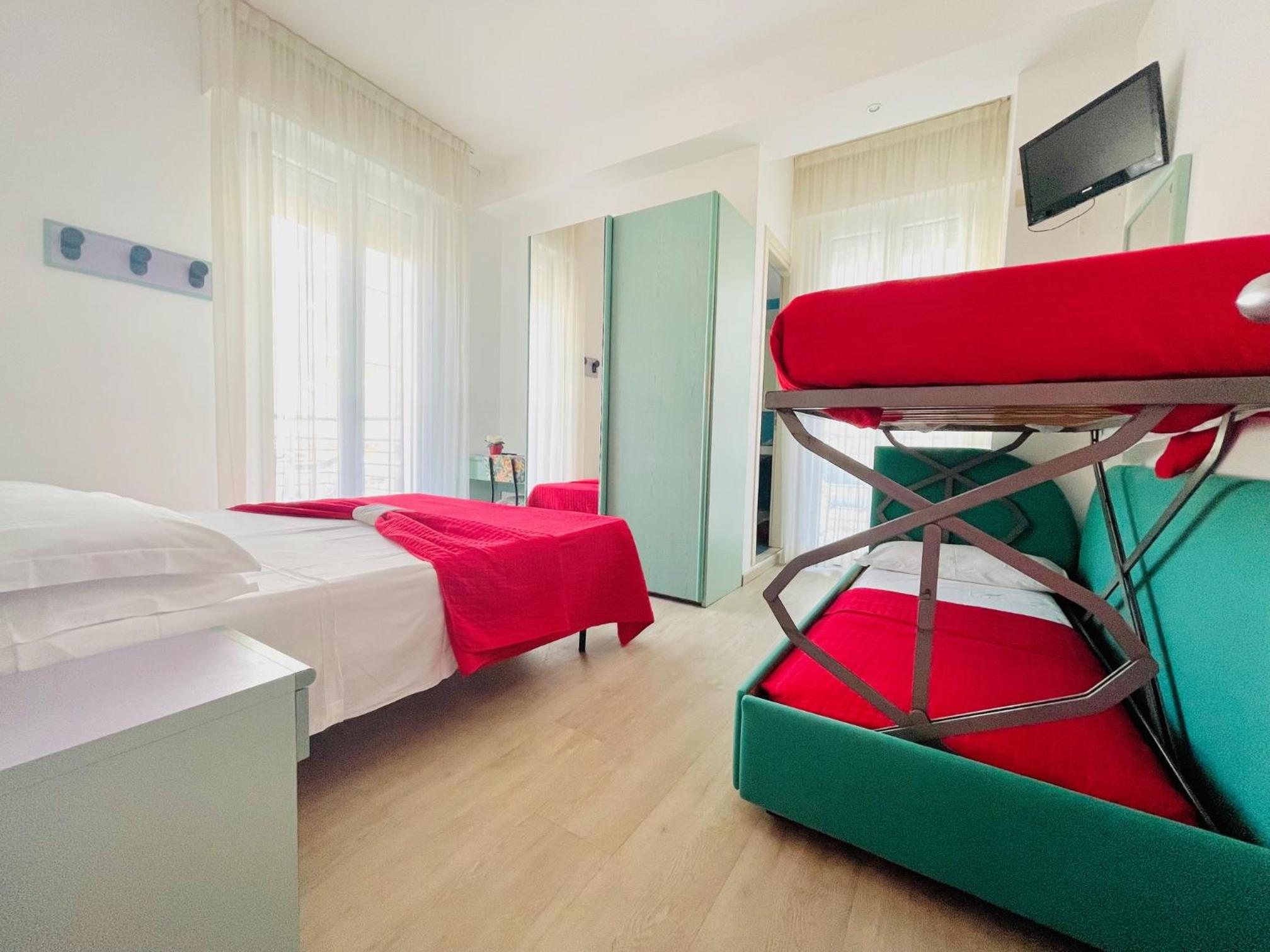 Classic Triple Room photo 1