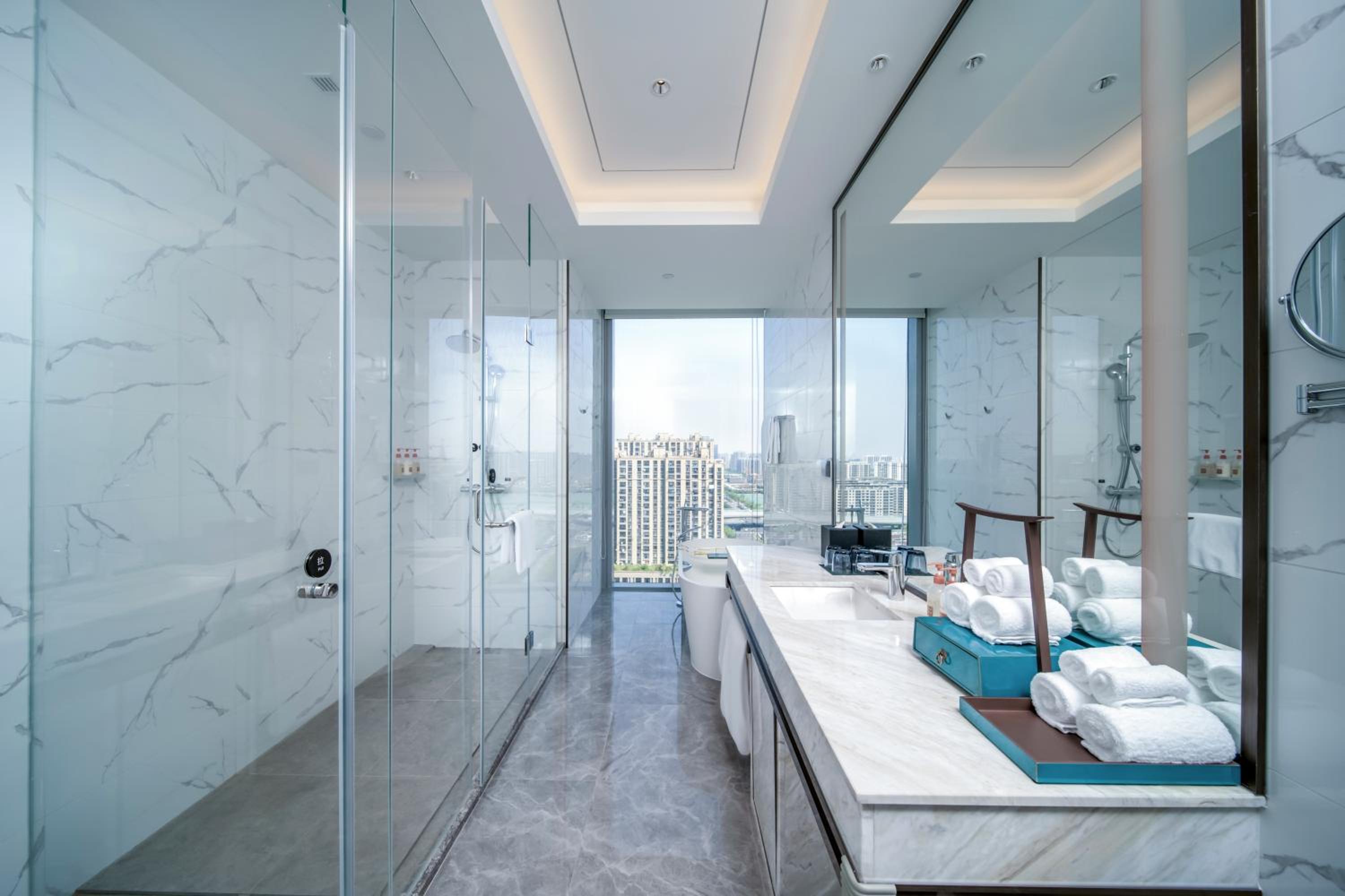 Premium King Room with Bathtub