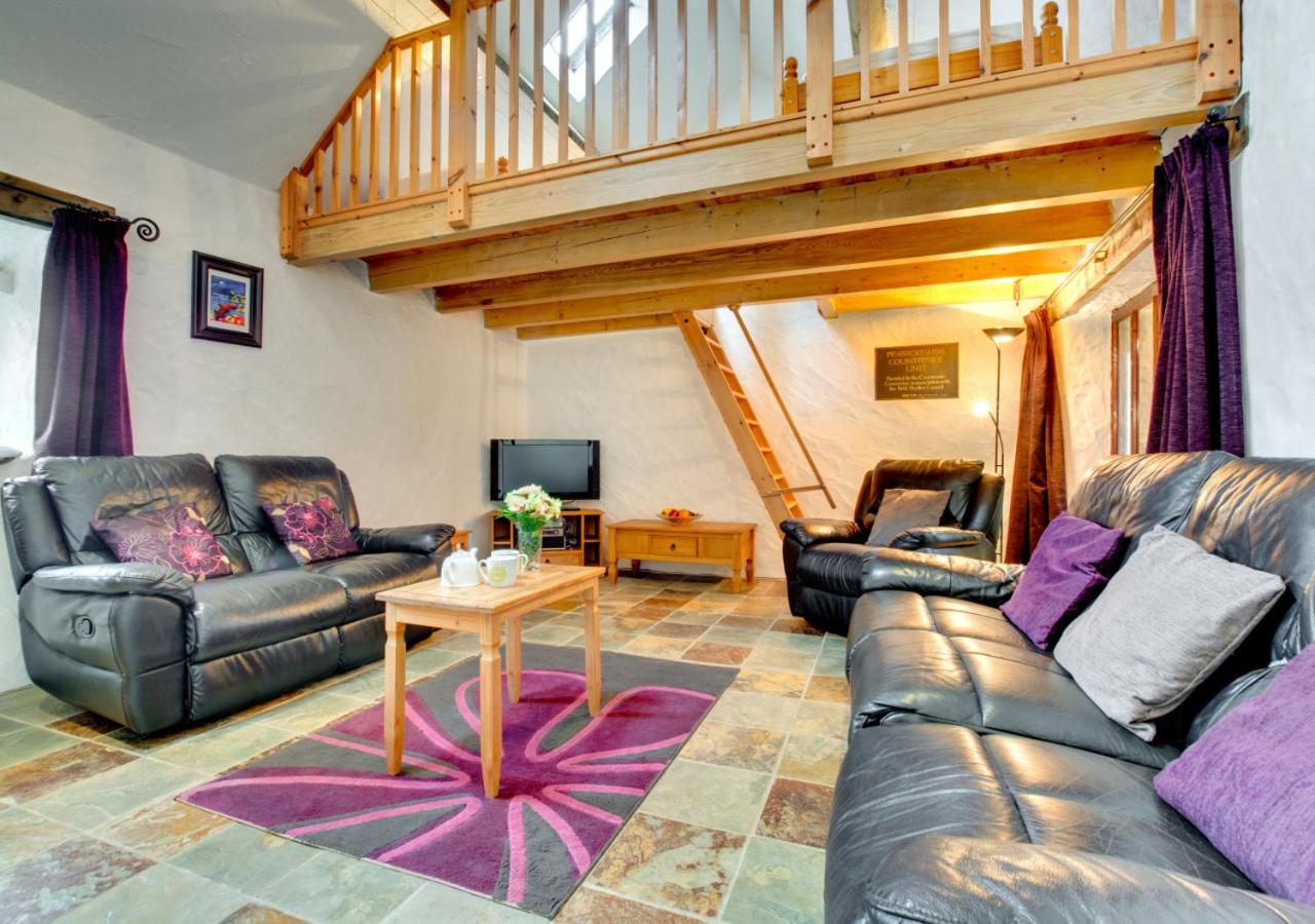 One-Bedroom House photo 1