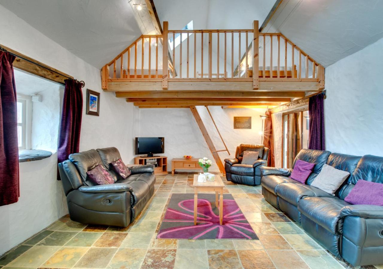 One-Bedroom House photo 3
