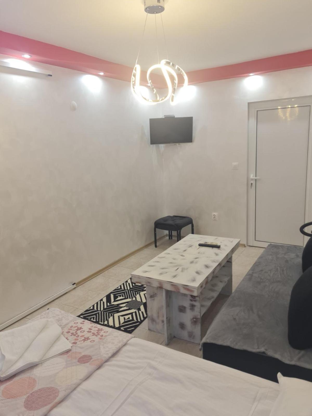 Studio Apartment photo 2