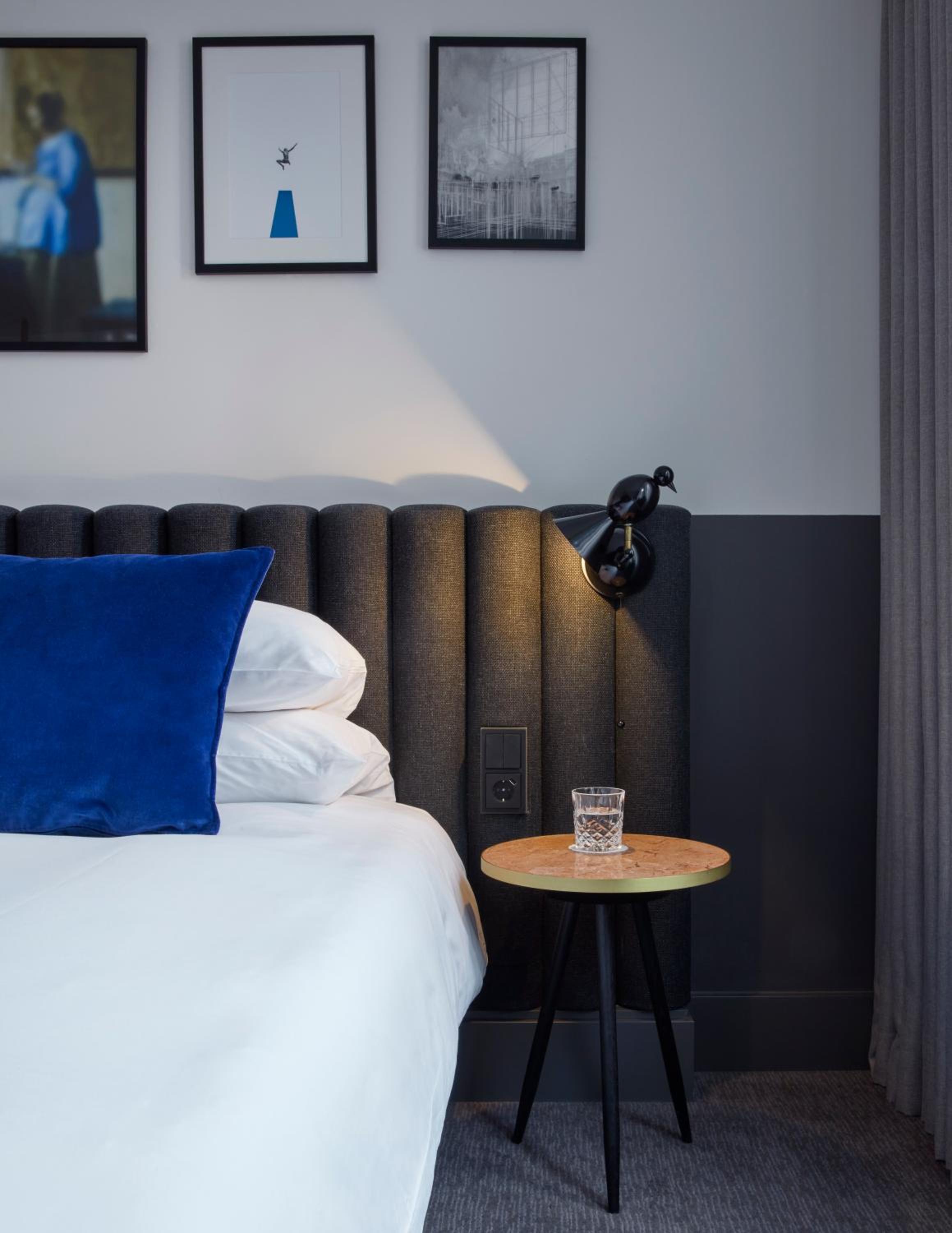 Premium Double Room with Two Double Beds thumbnail 6
