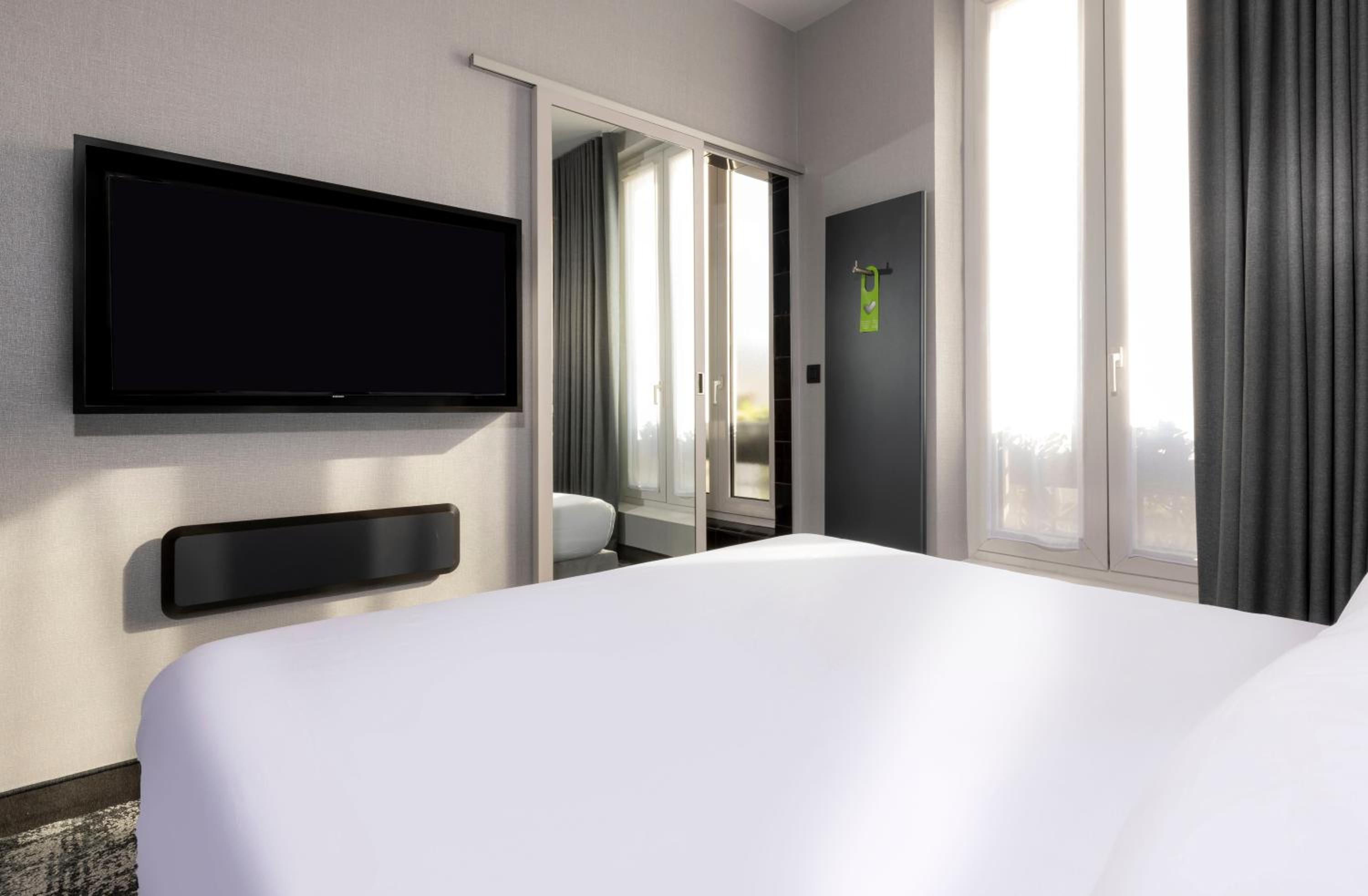 Privilege Double Room thumbnail 5