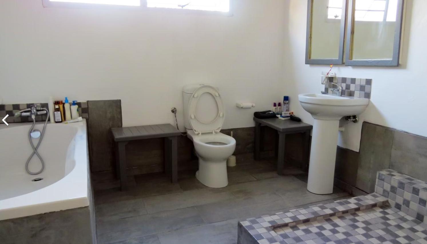 Three-Bedroom House photo 2
