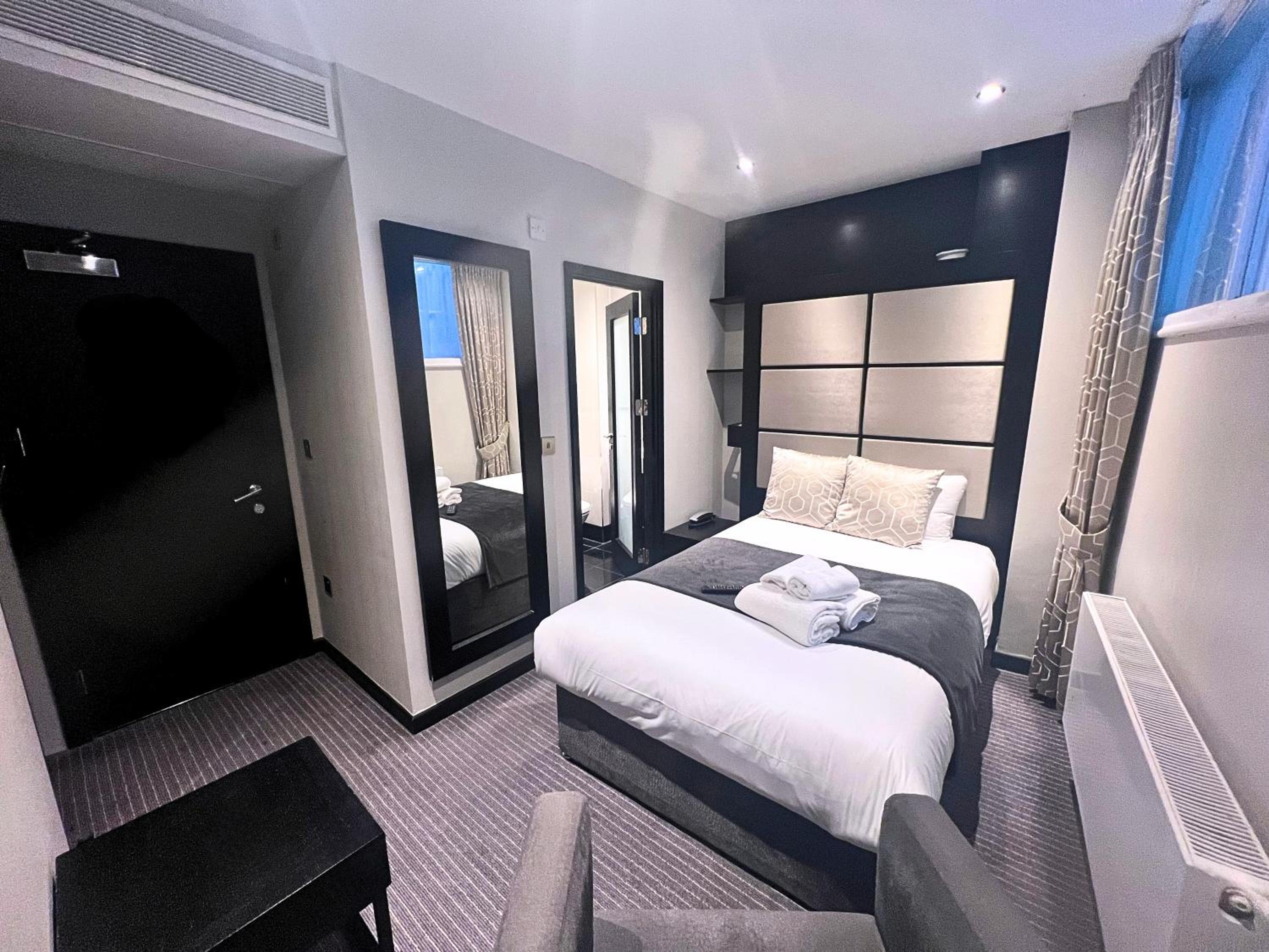 Budget Double Room photo 1